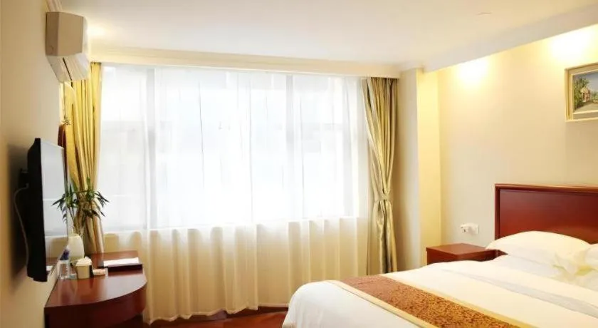 Bed in GreenTree Inn Changzhou Times Plaza Business Hotel