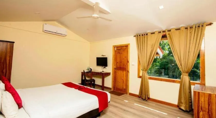 Bed in Majestic Beach Comforts - Beachfront