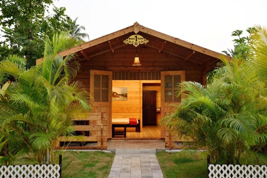 Majestic Beach Comforts - Beachfront