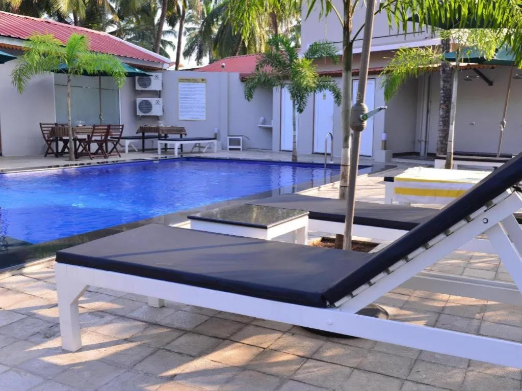 Majestic Beach Comforts - Beachfront