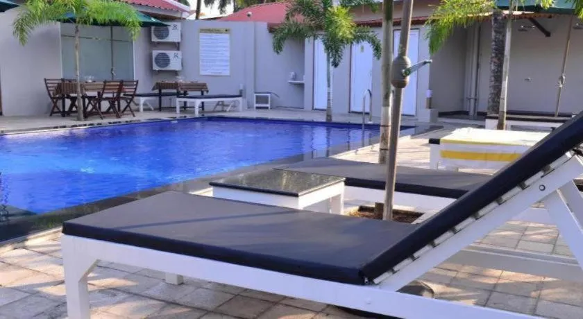 Majestic Beach Comforts - Beachfront