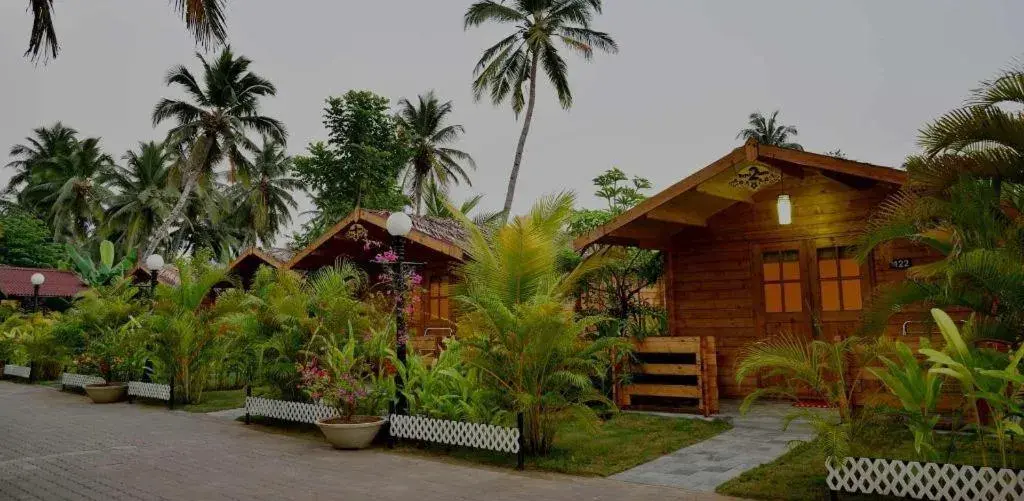 Majestic Beach Comforts - Beachfront Majestic Beach Comforts - Beachfront