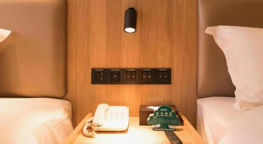 Bed in GreenTree Inn Express Hefei Yaohai Wanda Minghuang Road