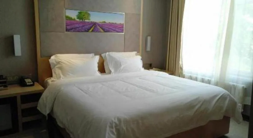 Bed in Lavande Hotel Qingdao North Station Siliu South Road