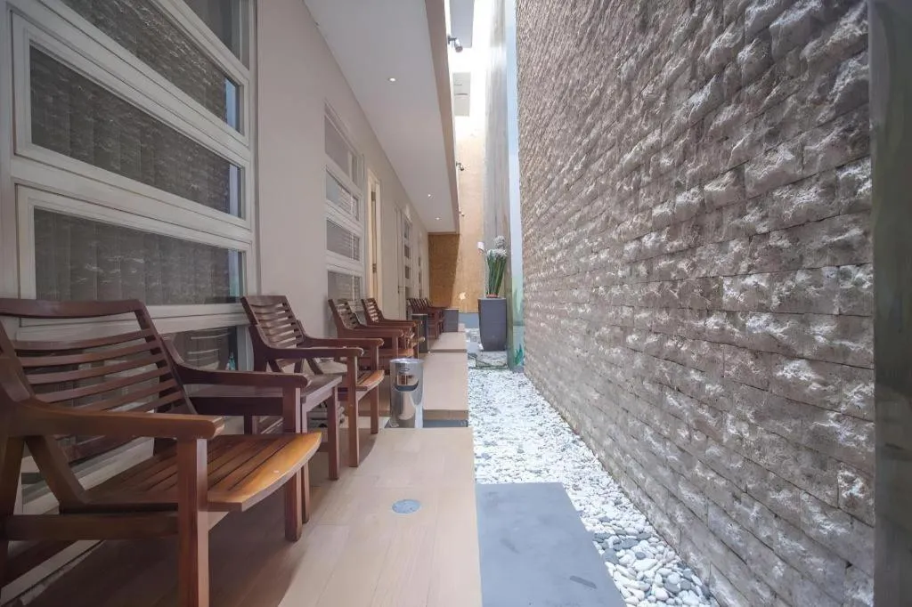 Life Emerald Hotel Surabaya