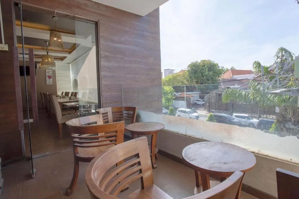 Life Emerald Hotel Surabaya