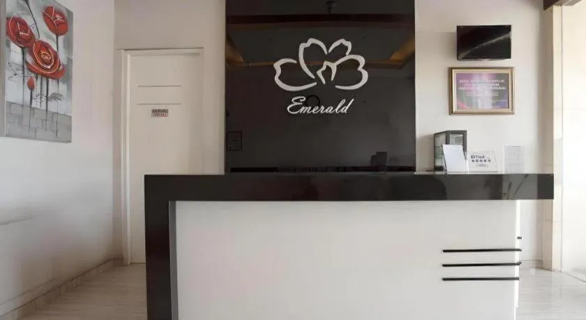 Life Emerald Hotel Surabaya