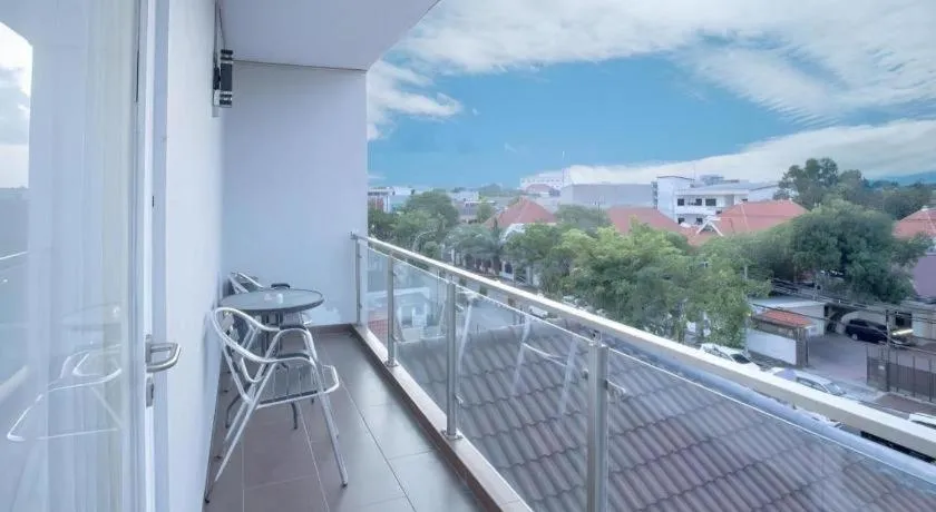 Life Emerald Hotel Surabaya