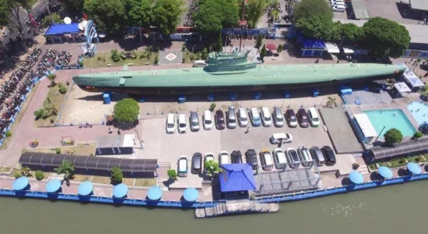 Life Emerald Hotel Surabaya