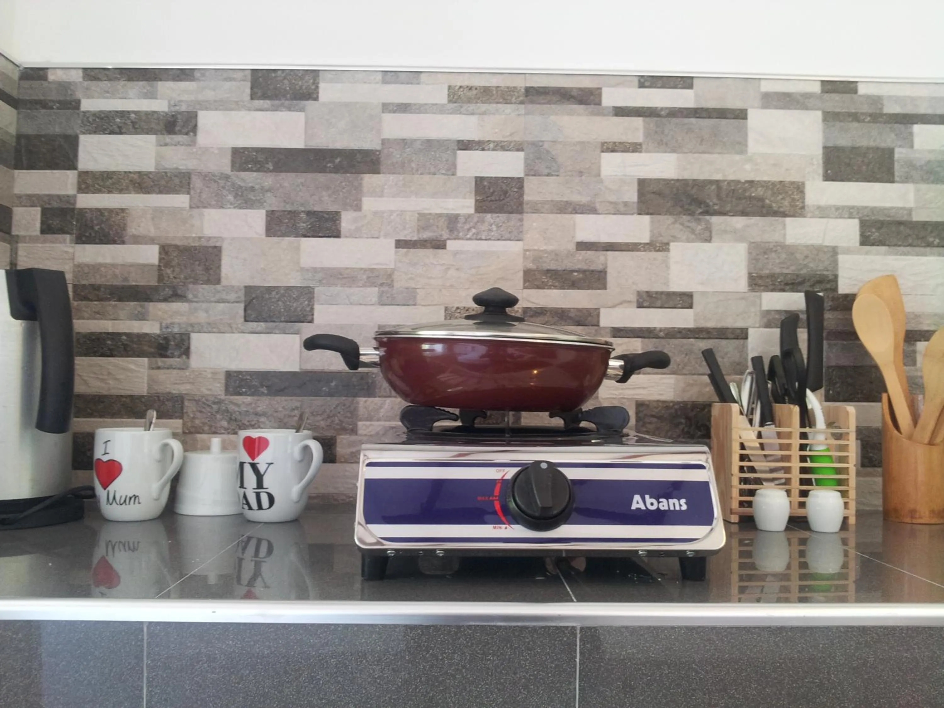 Coffee/tea facilities in The Classic-hostel-apt-deluxe