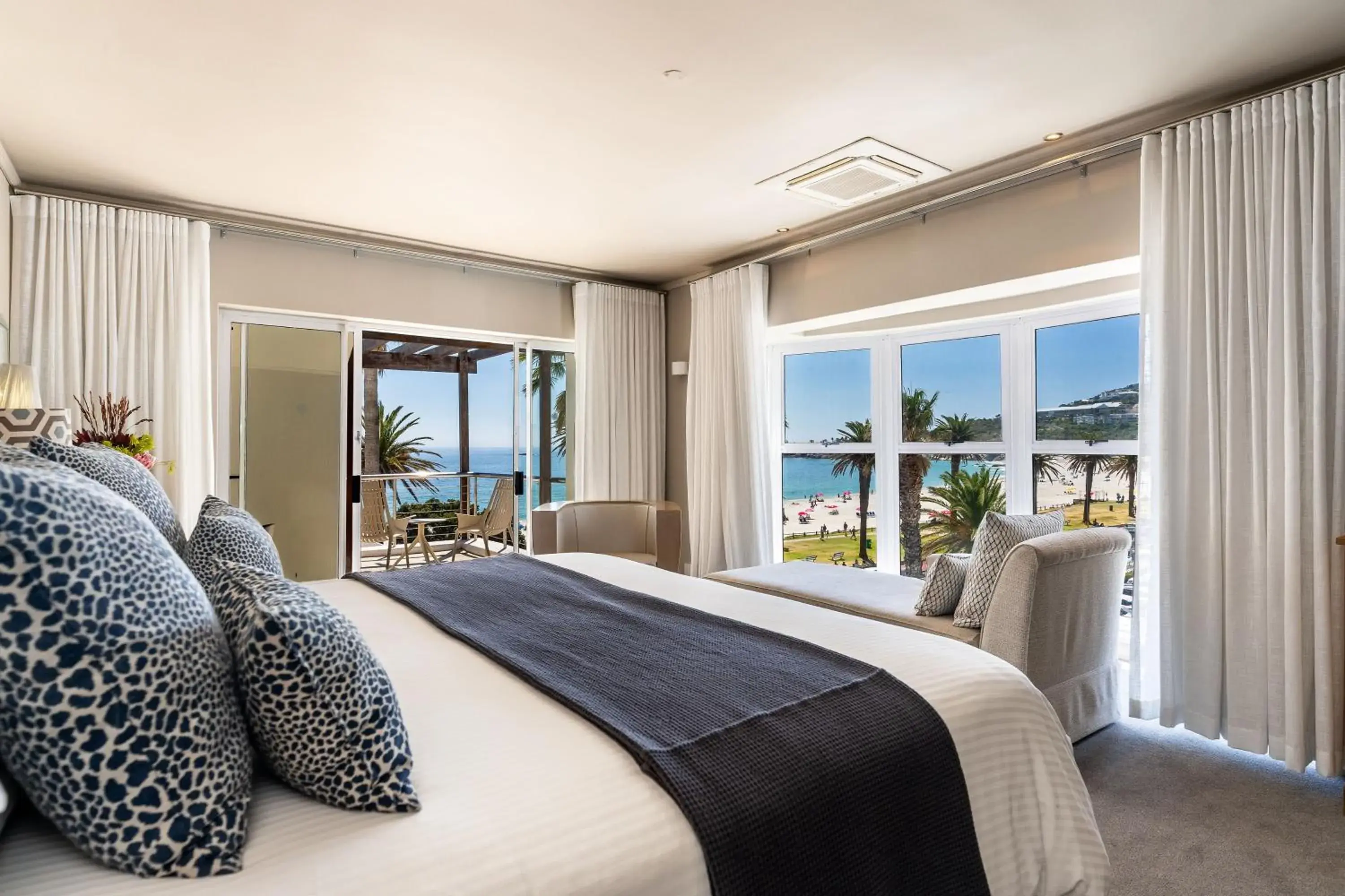 Sea and Mountain Suite in The Bay Hotel Sea and Mountain Suite in The Bay Hotel