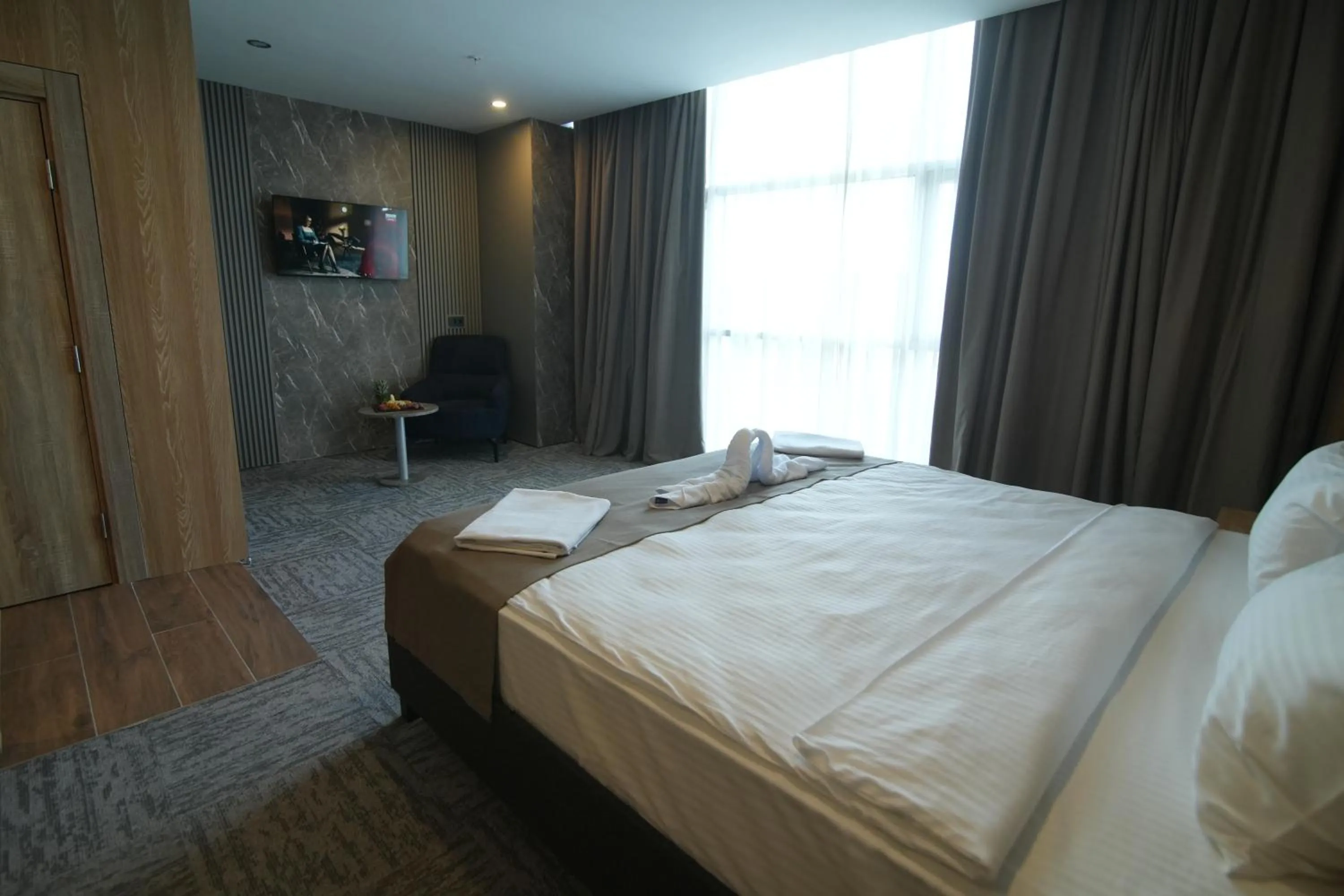 Bedroom, Bed in Kent Room Hotel