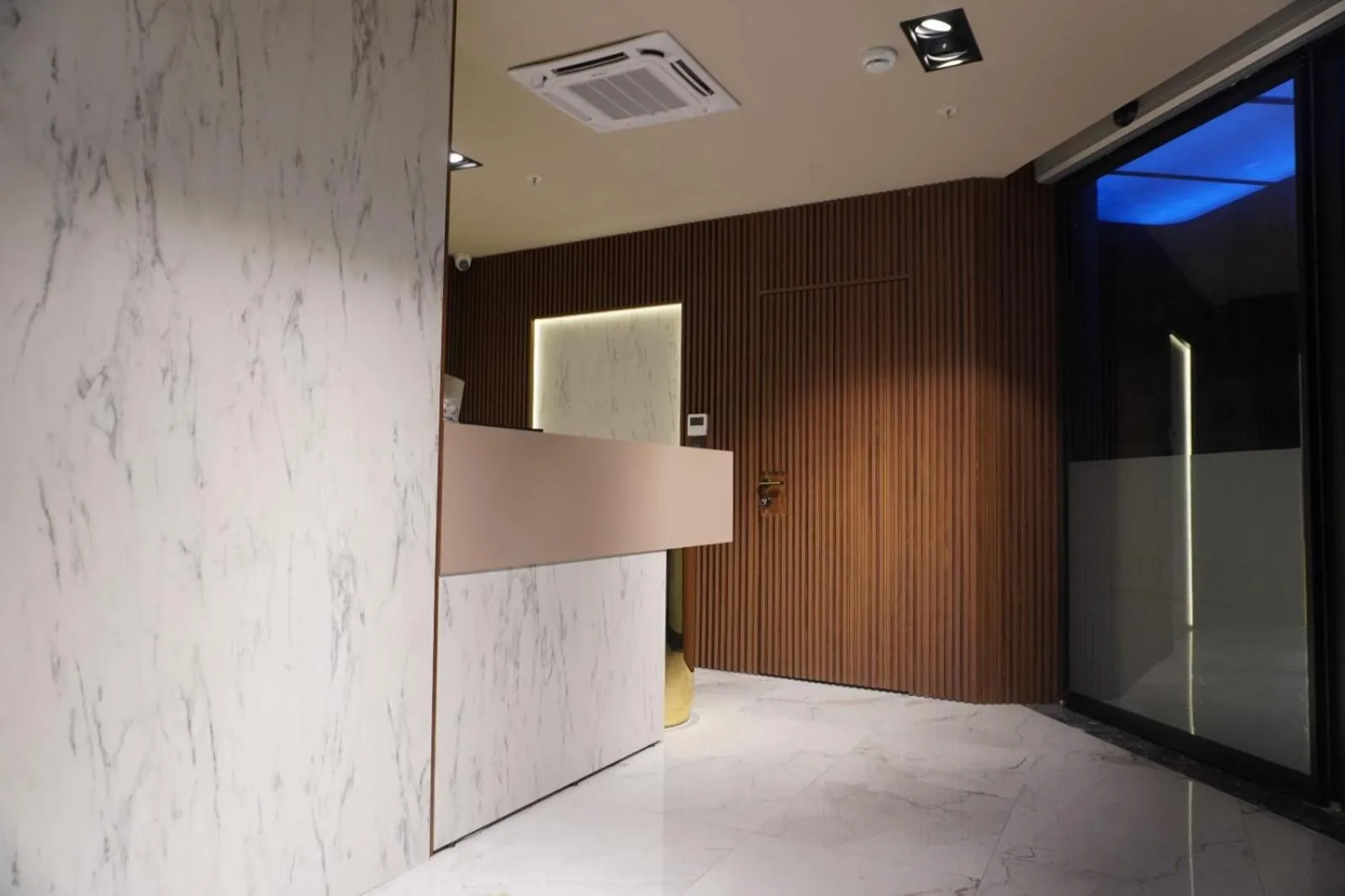 Lobby or reception in Kent Room Hotel