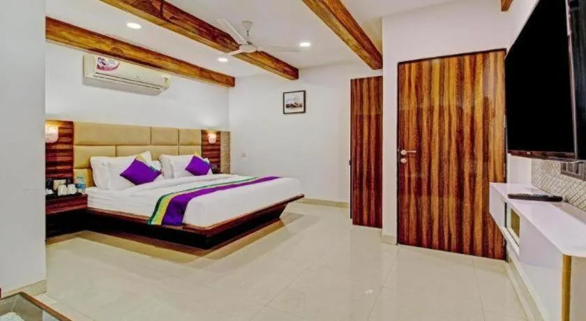 Bed in Nivanta Hotel Panchgani