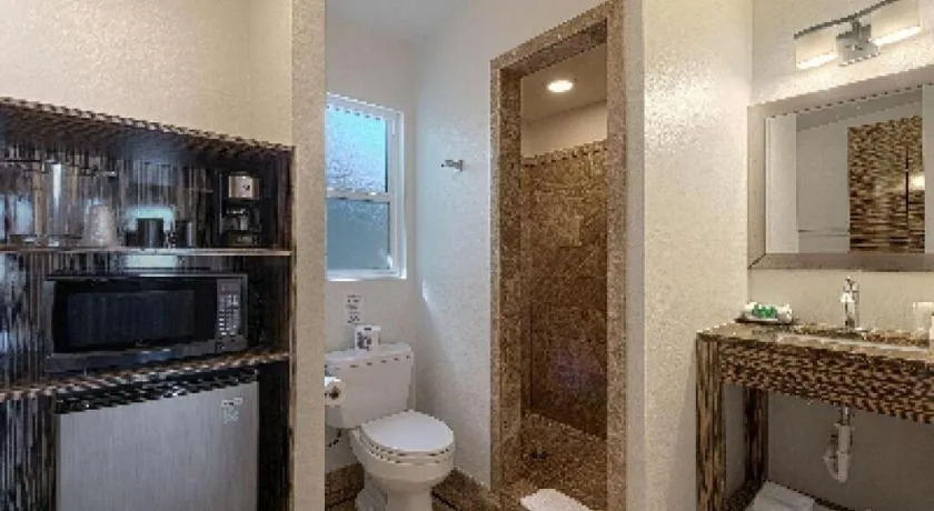 INNdulge Iconic Gay Men's Resort