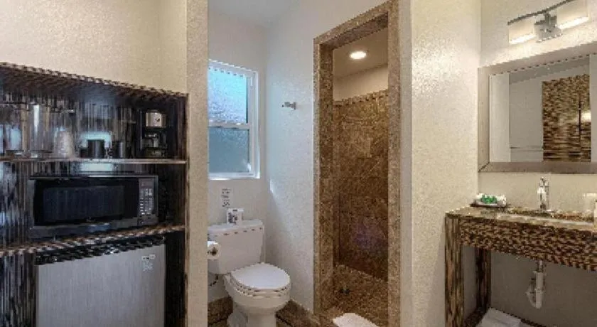 INNdulge Iconic Gay Men's Resort