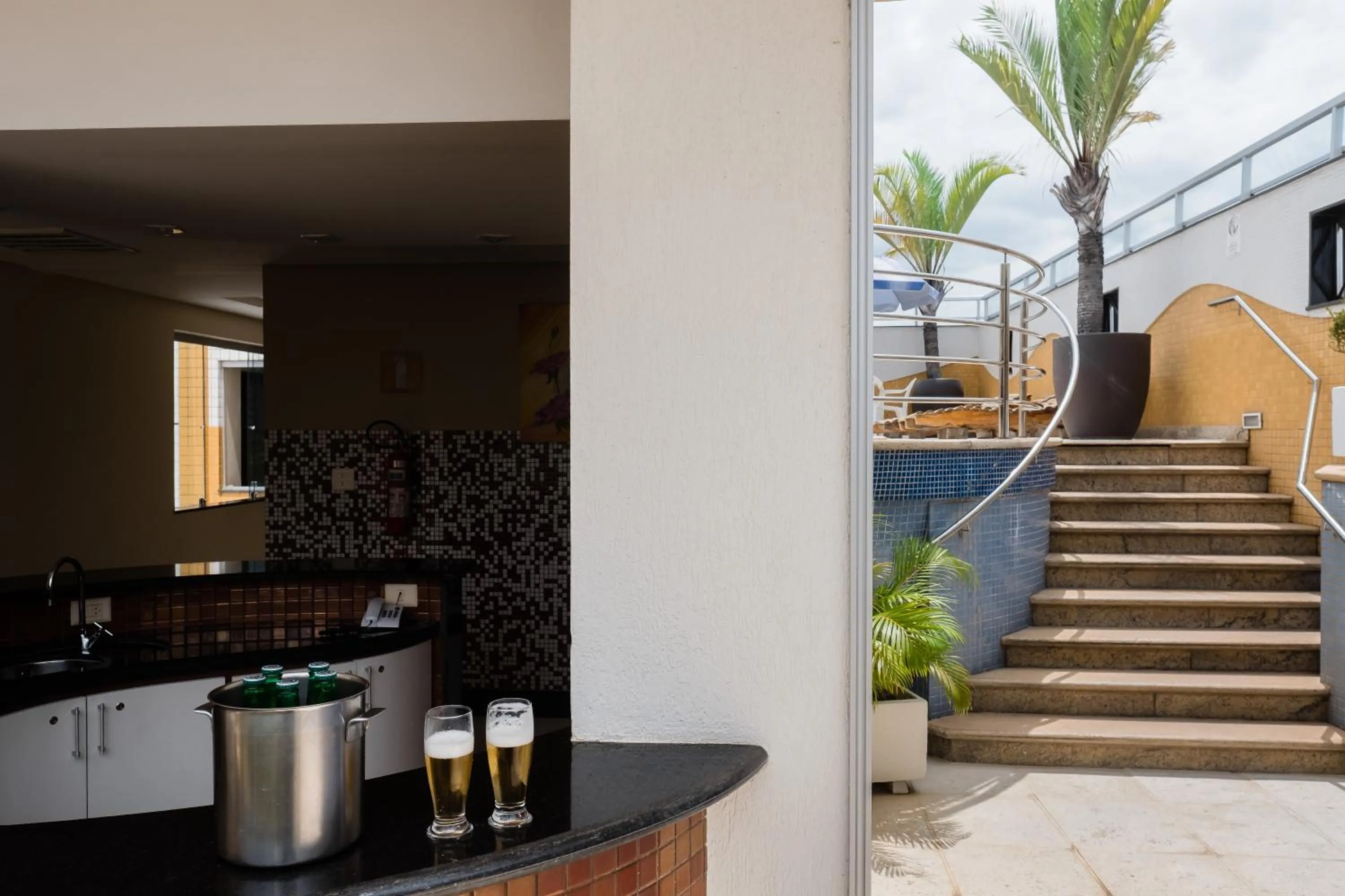 Swimming pool in Ibituruna Center Hotel