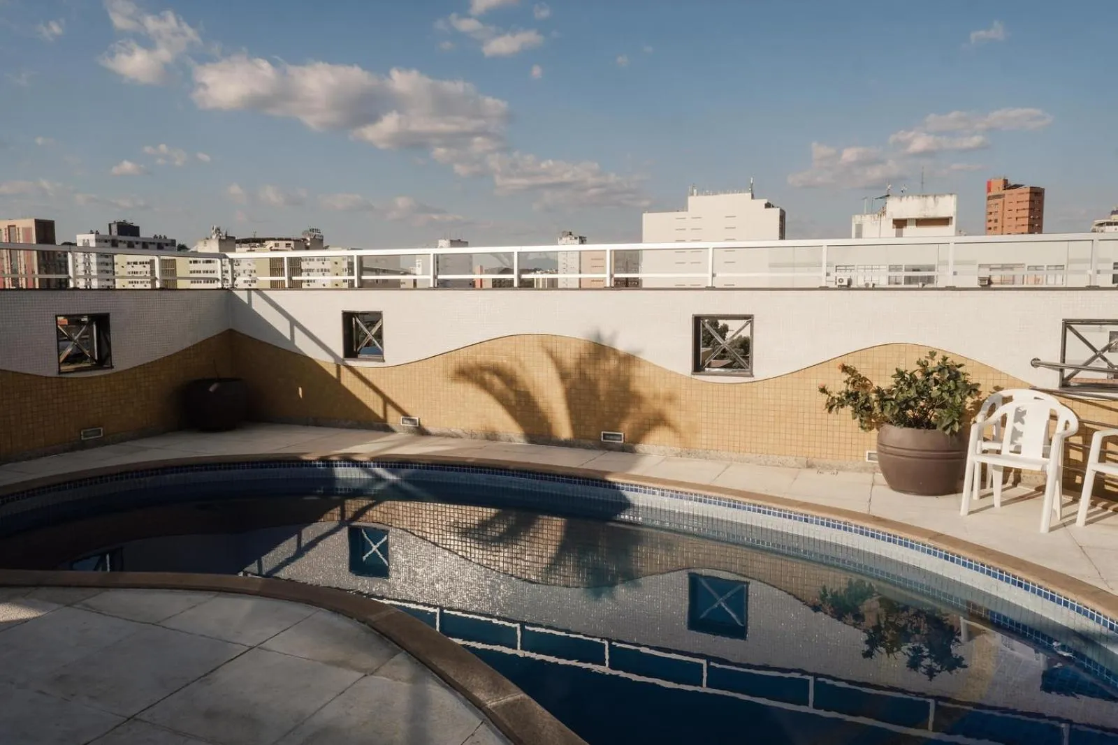 Swimming pool in Ibituruna Center Hotel
