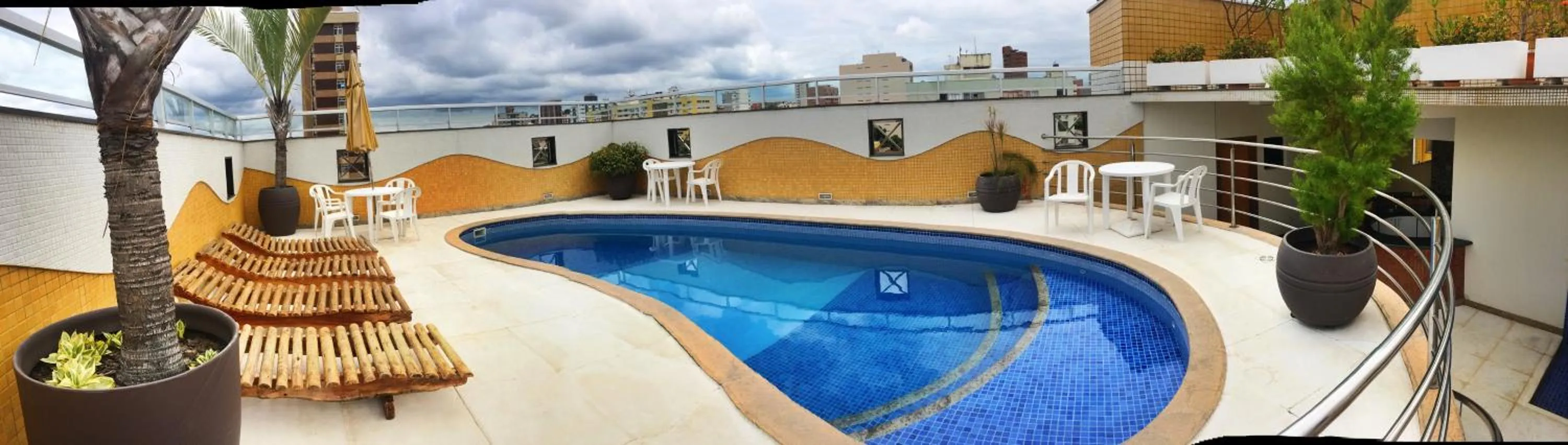 Swimming pool in Ibituruna Center Hotel