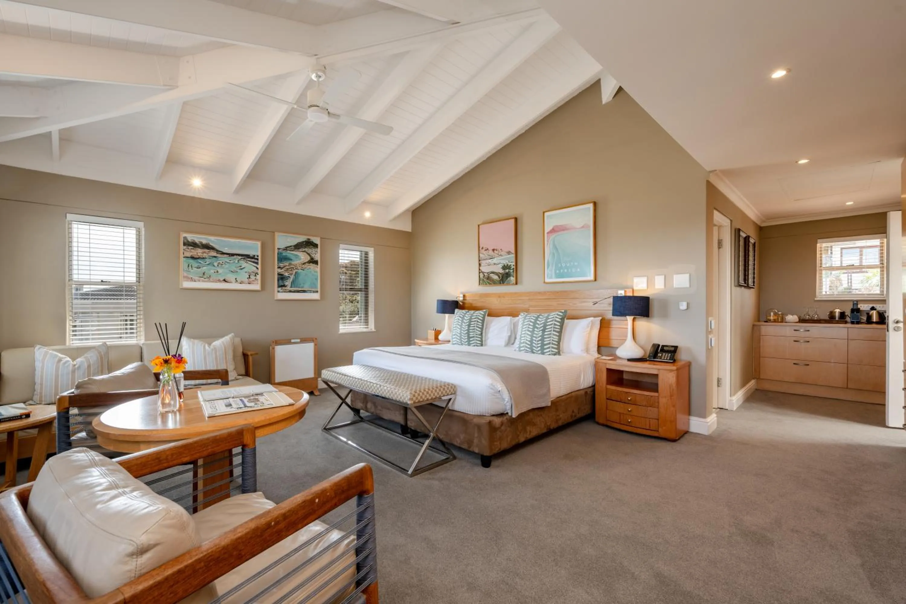 Bed in Camps Bay Retreat Hotel