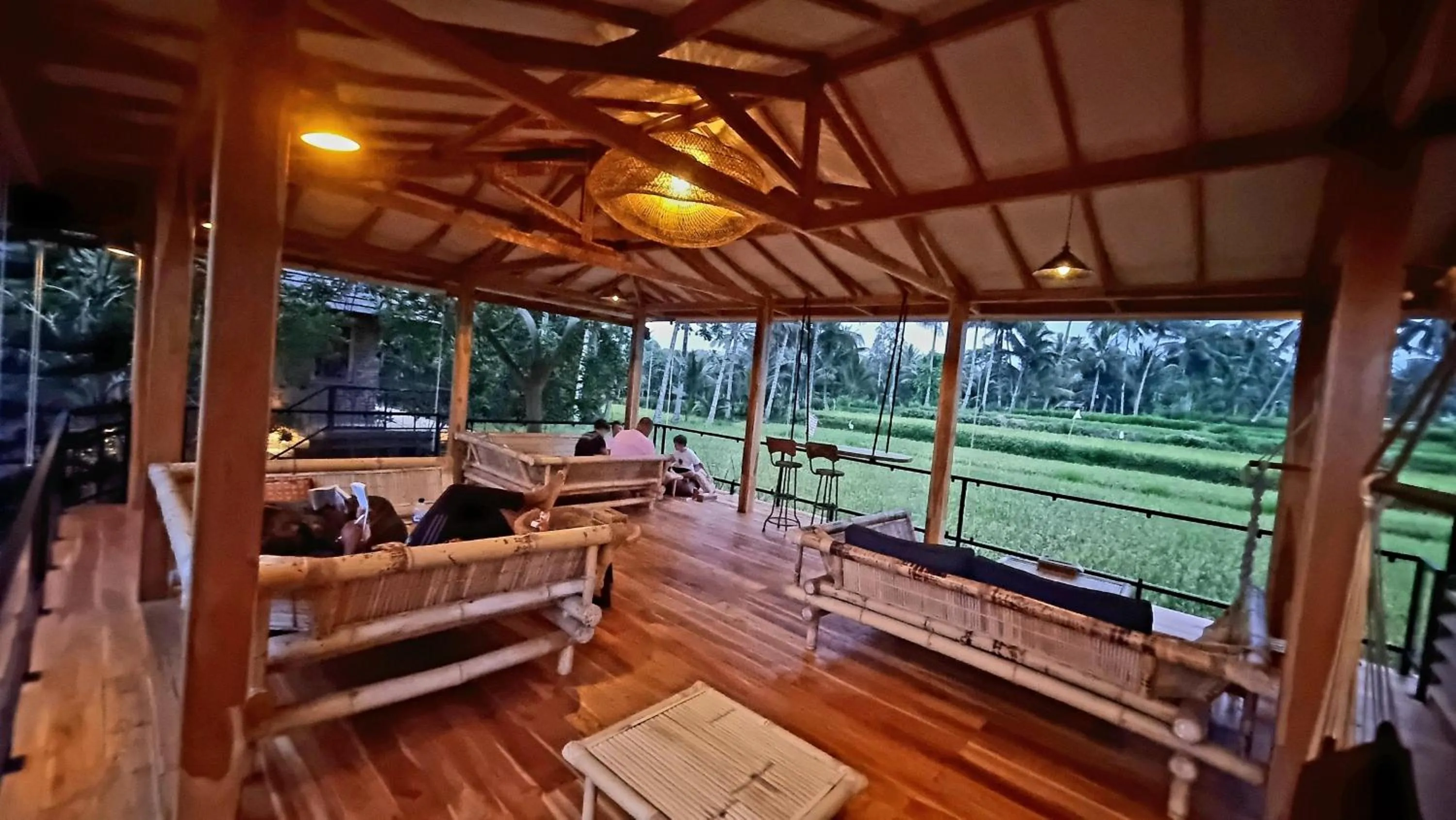 Restaurant/places to eat in Les Rizieres Lombok