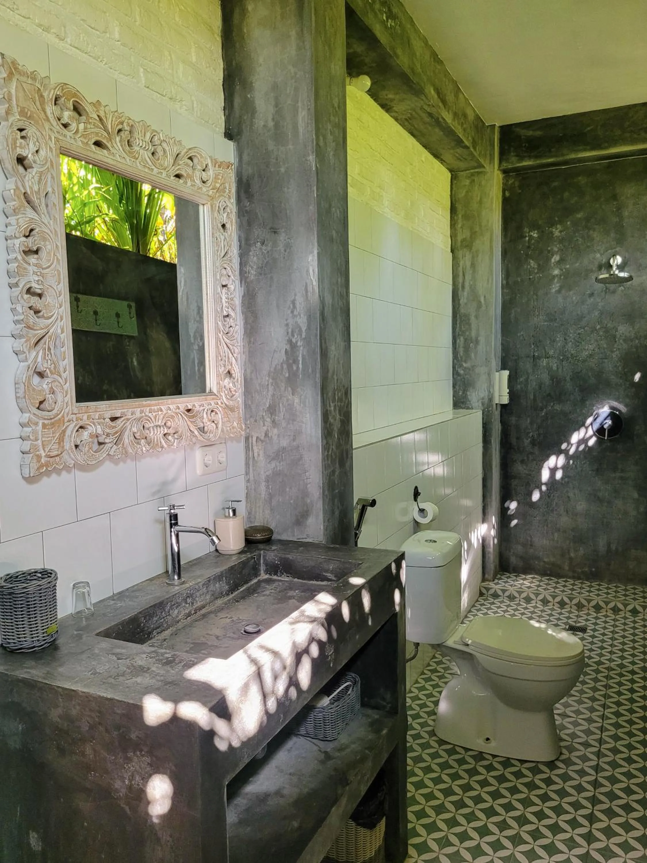 Shower in Les Rizieres Lombok