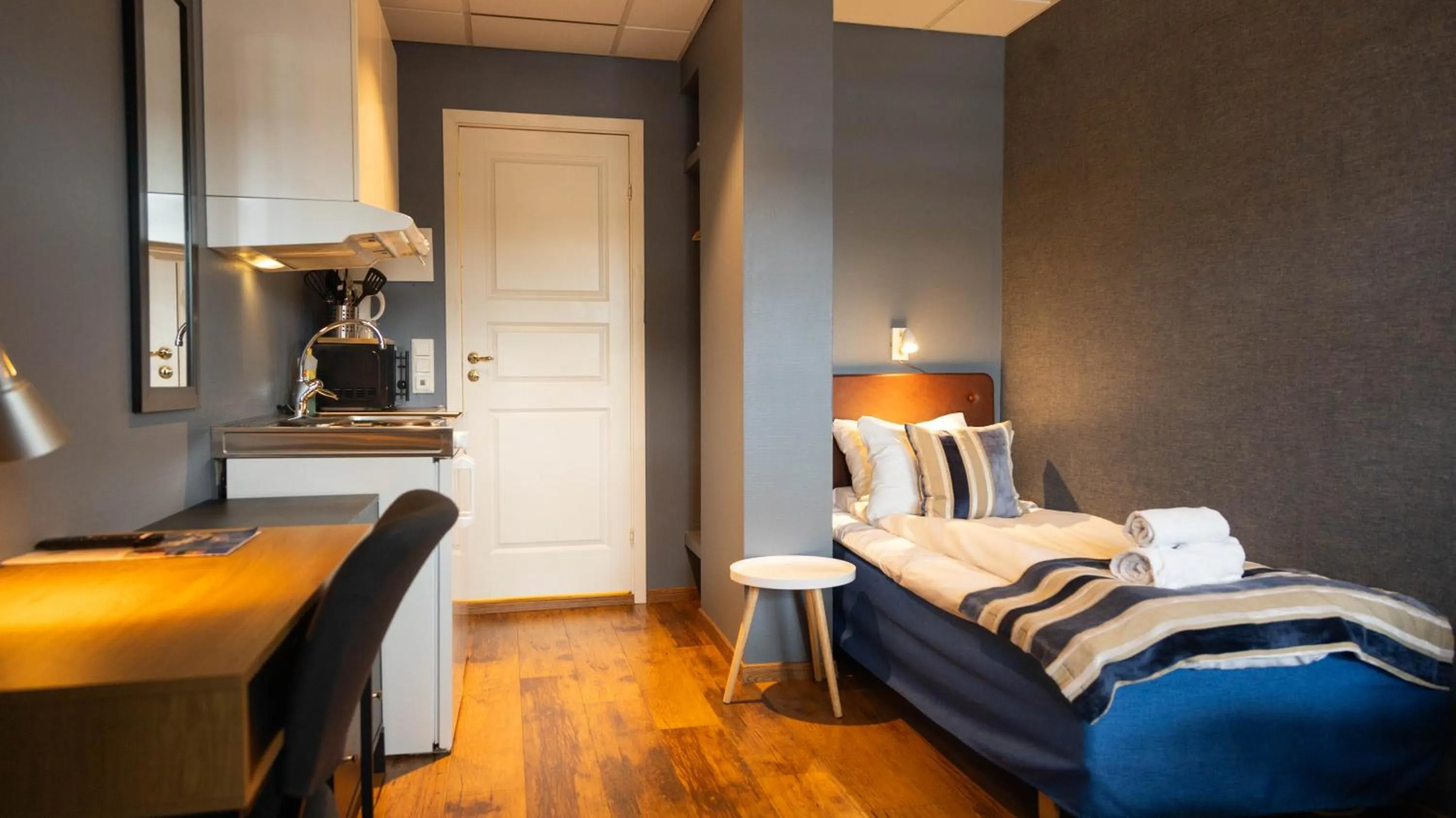 Photo of the whole room, Bed in Vestnes Fjordhotell