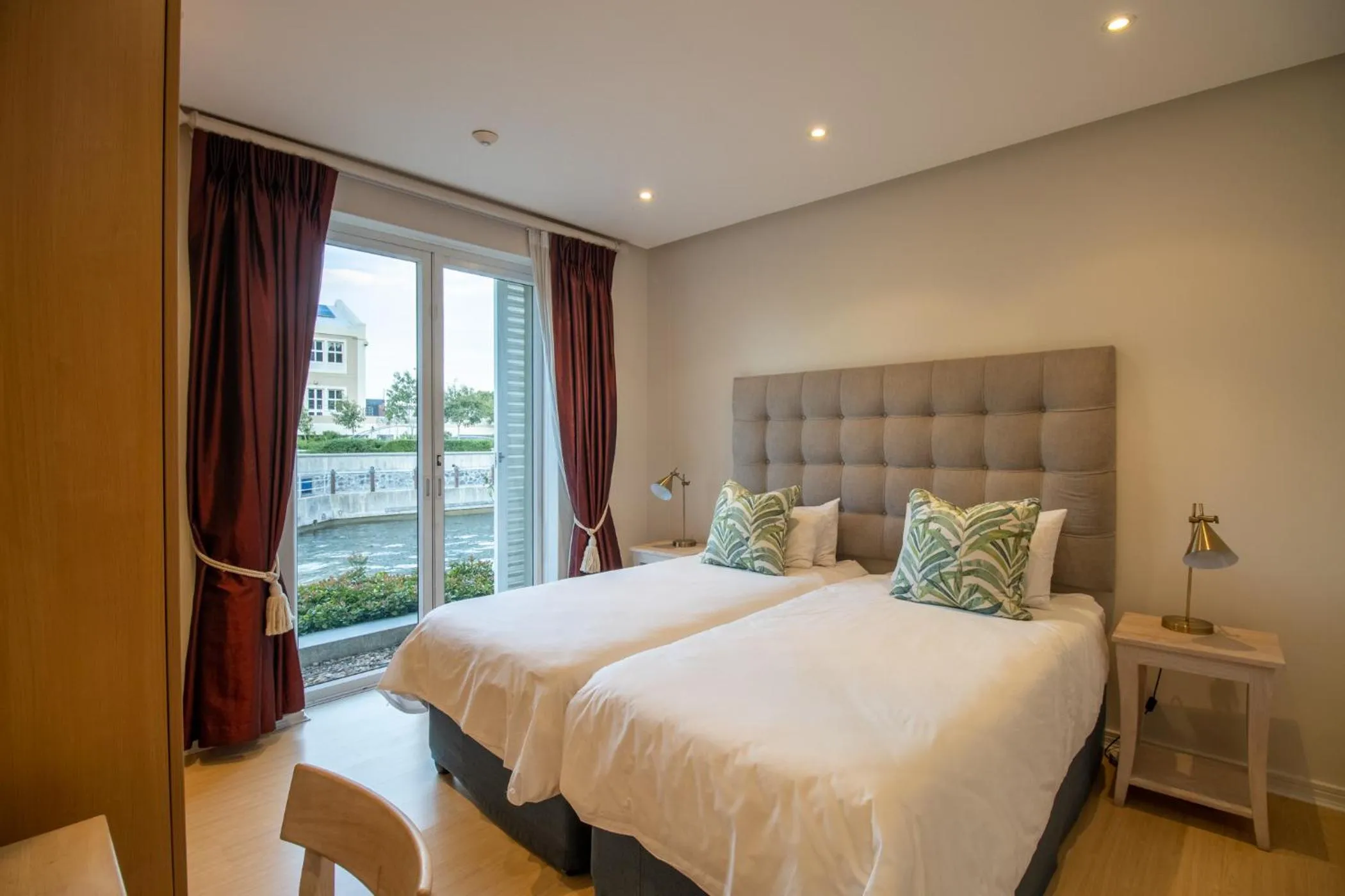 Bed in Waterfront Village