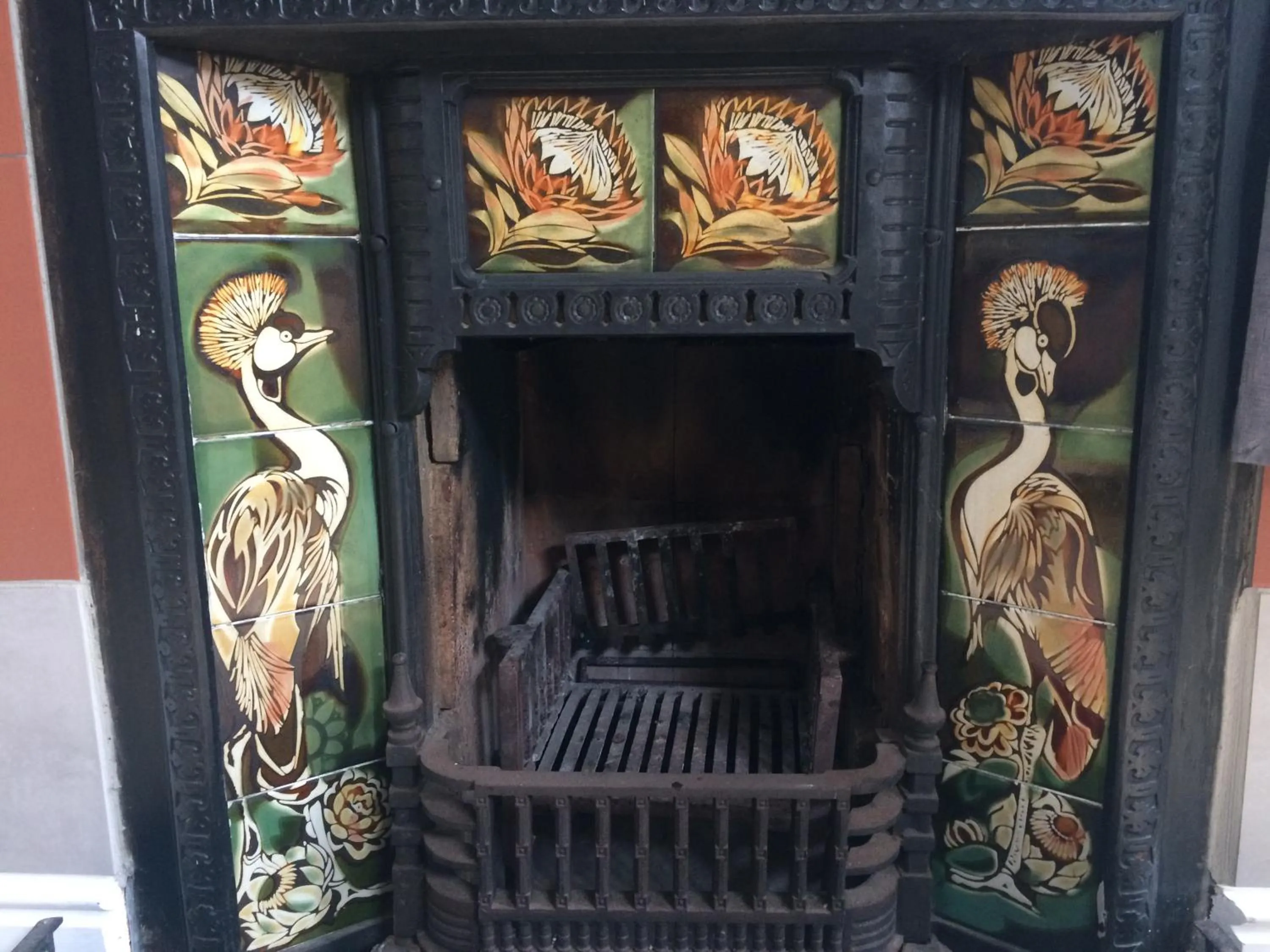 Decorative detail in 30 on Oatlands Road