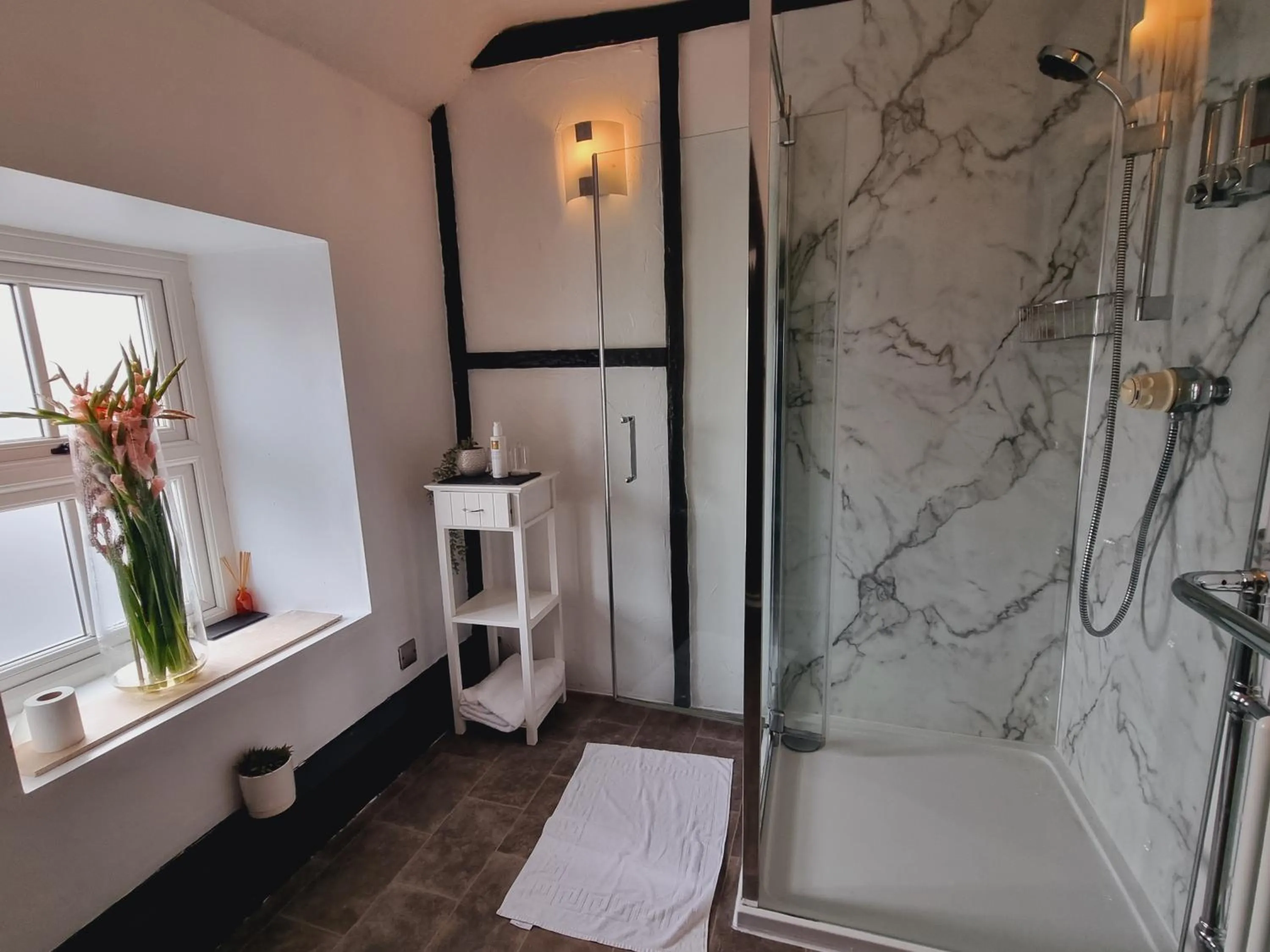 Shower in Lane Head Farm Country Guest House