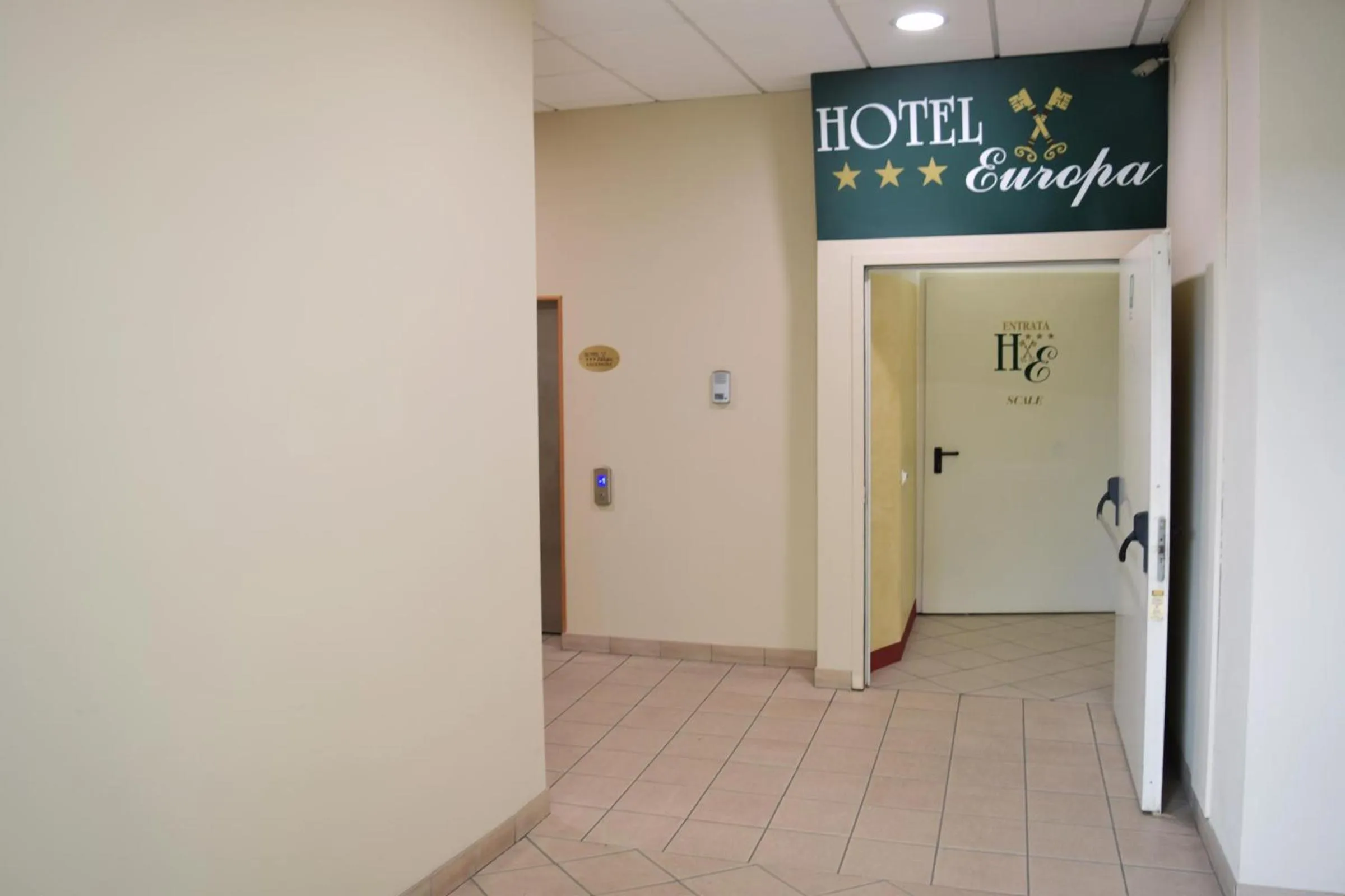 Facade/entrance in Hotel Europa