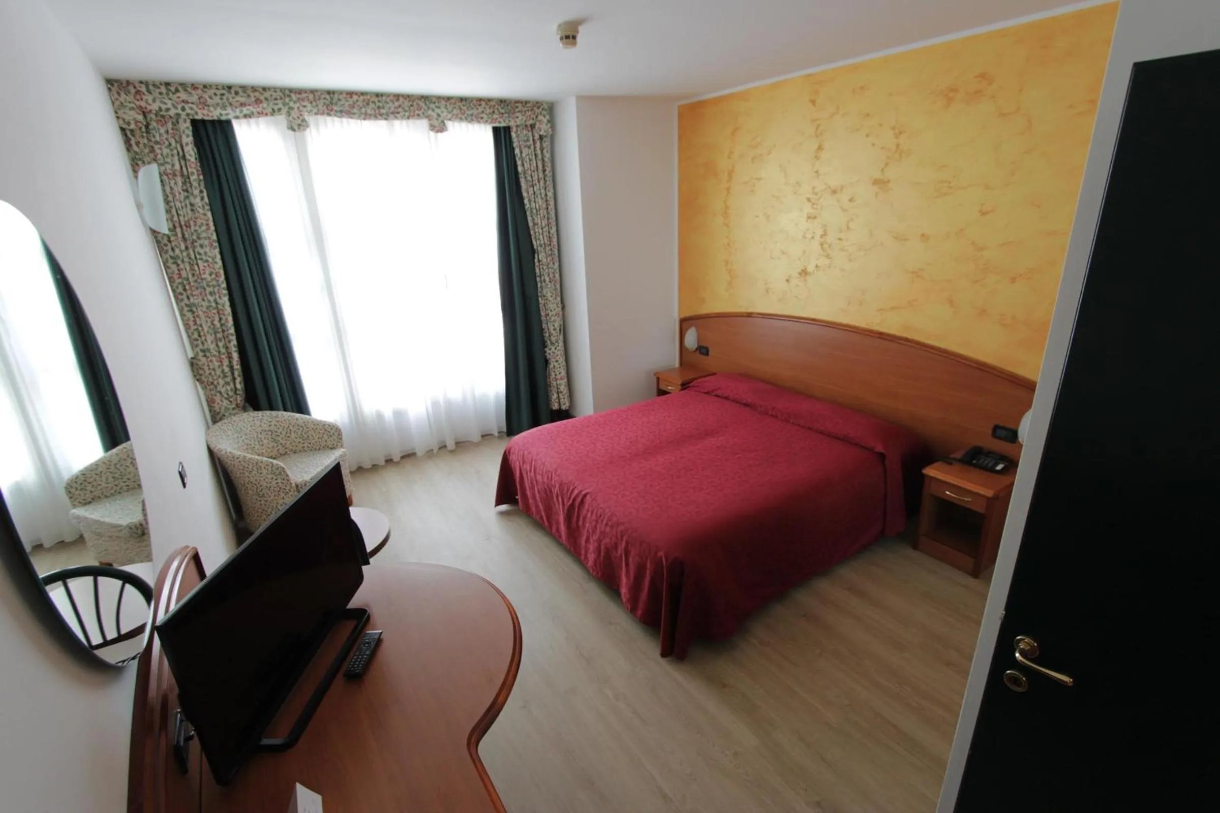 Bedroom, Bed in Hotel Europa