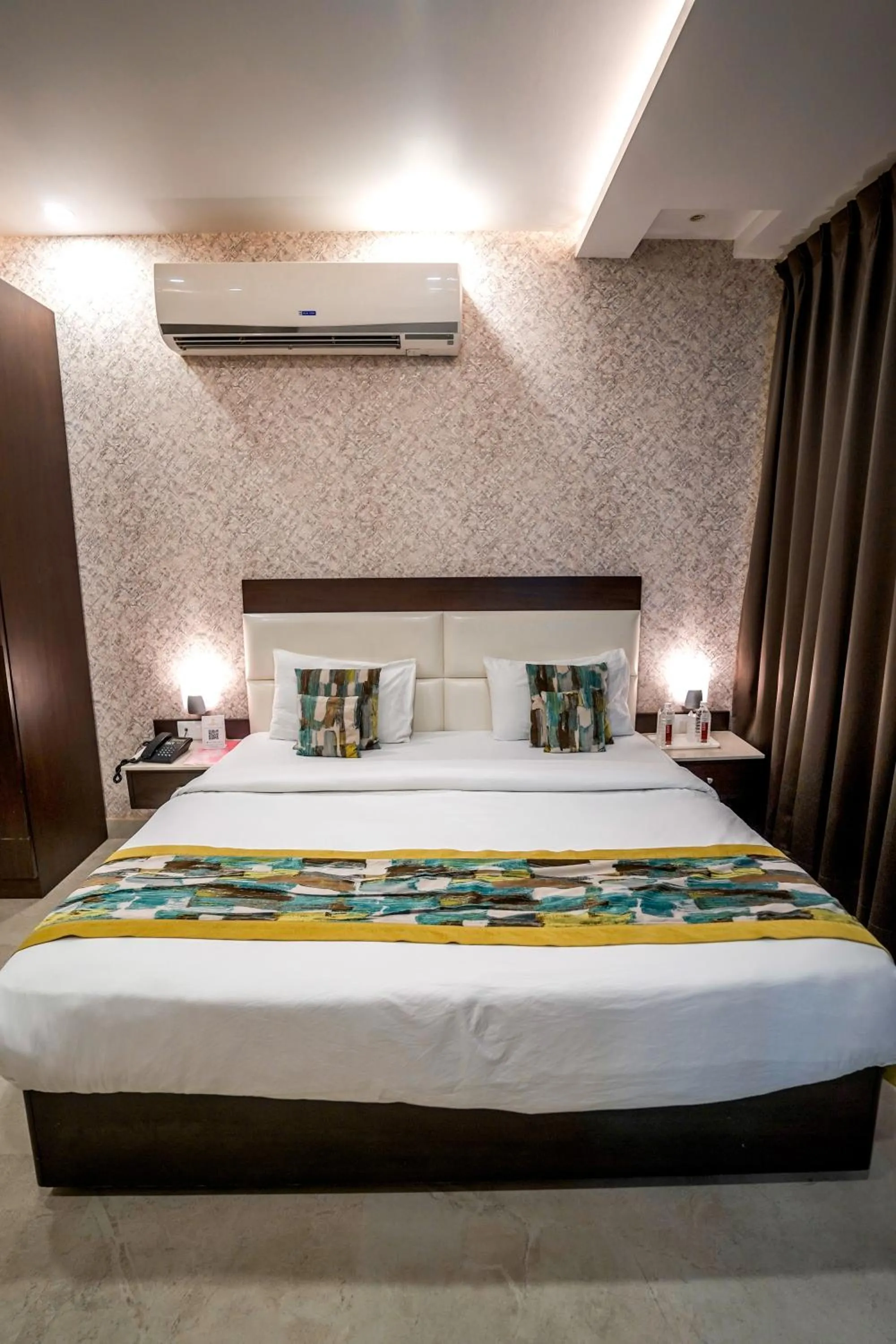 Bed in The Golden Apple