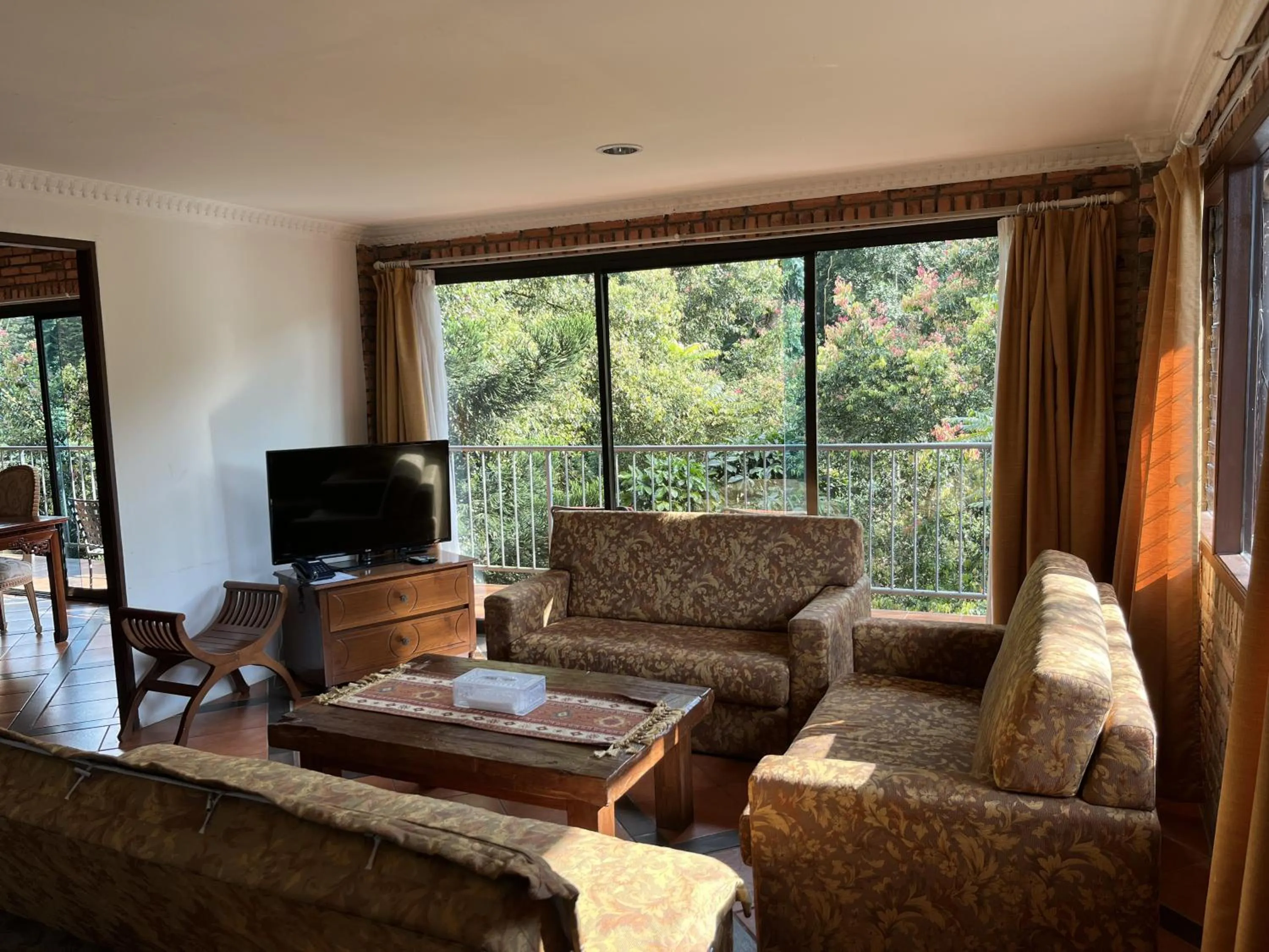 The Pinewood Lodge and Organic Farm