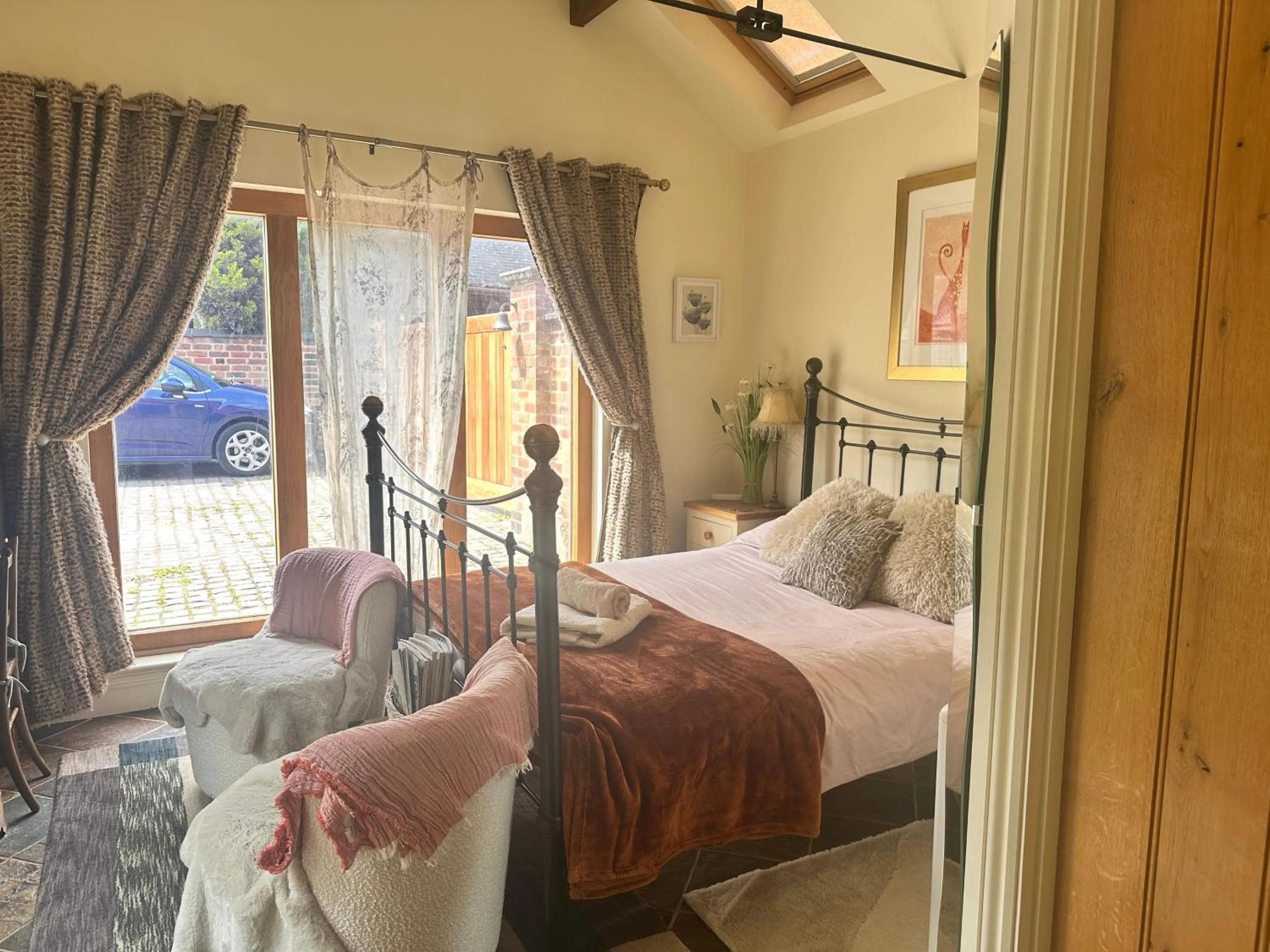 Bed in Bybrook Barn Bed & Breakfast