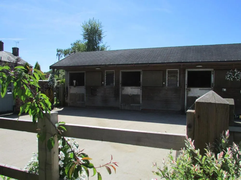 Property building in Bybrook Barn Bed & Breakfast