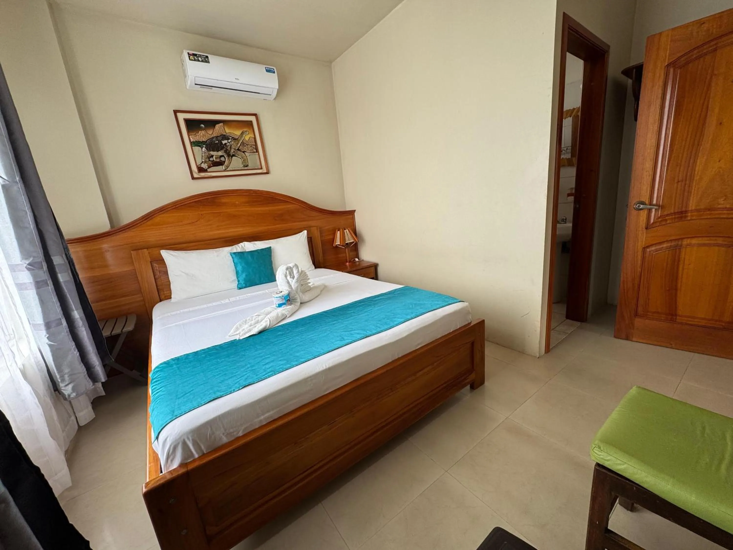 Photo of the whole room, Bed in El Rincón de George