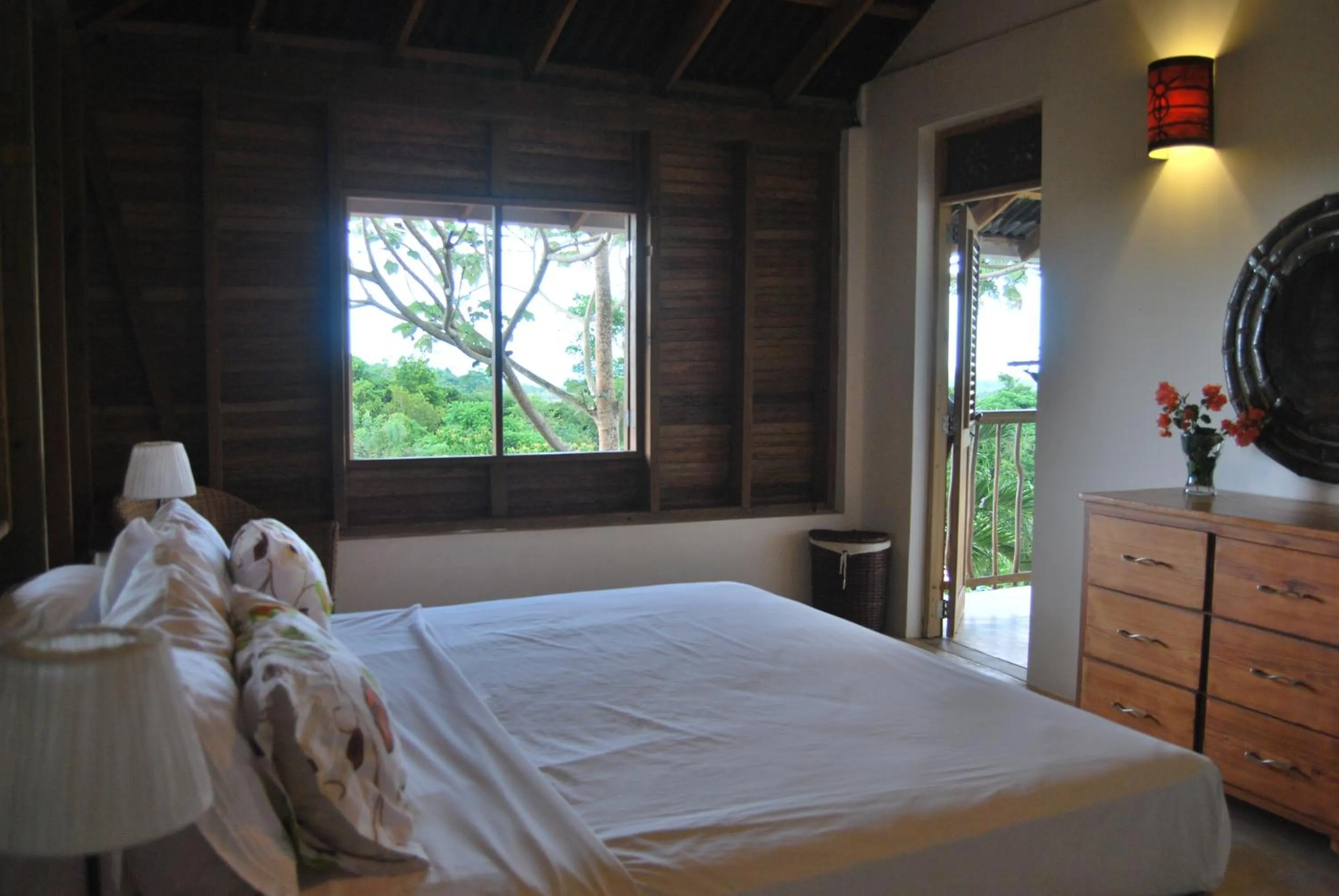 Decorative detail, Bed in Clave Verde Ecolodge