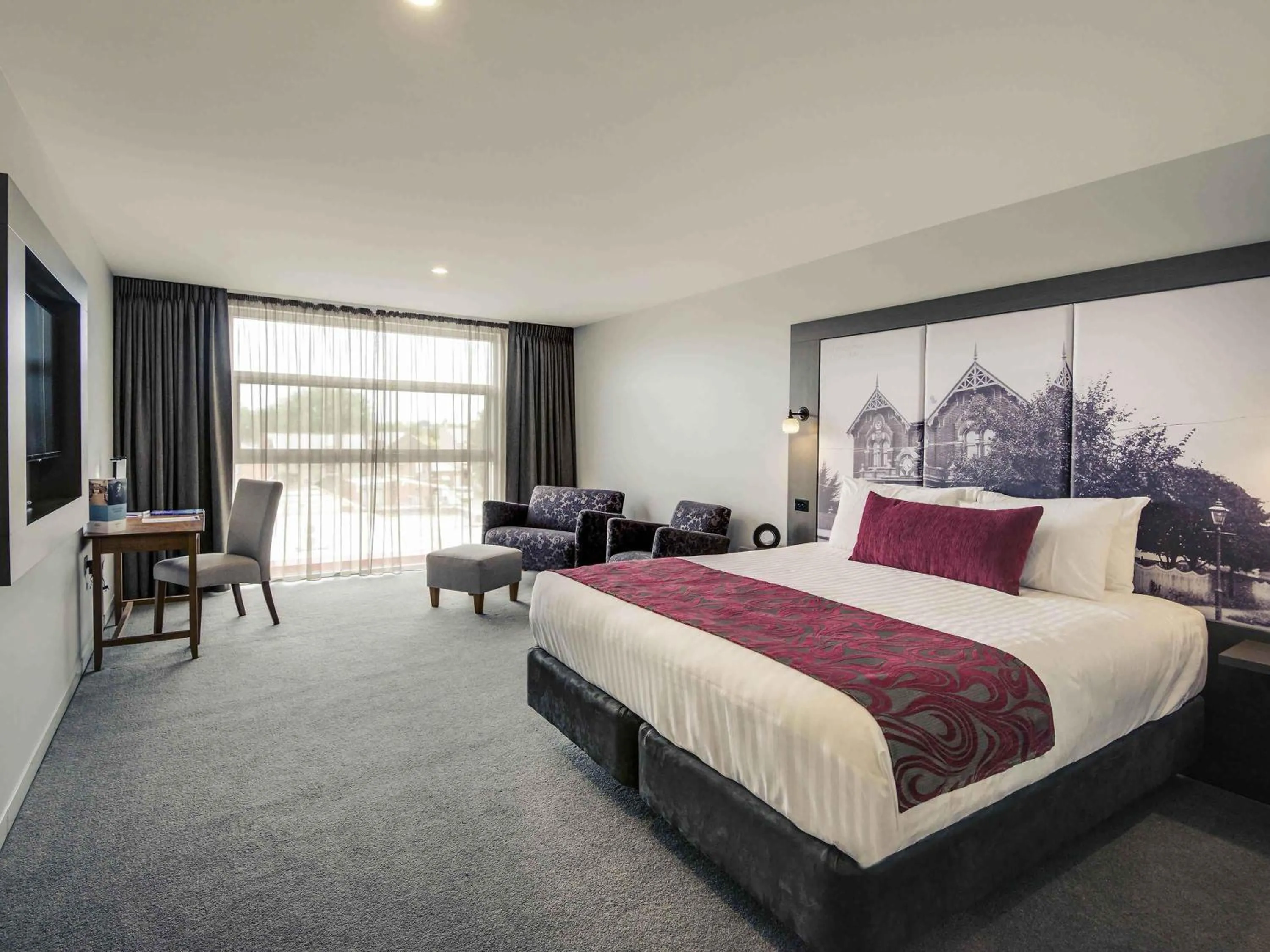Bedroom, Bed in Mercure Warragul