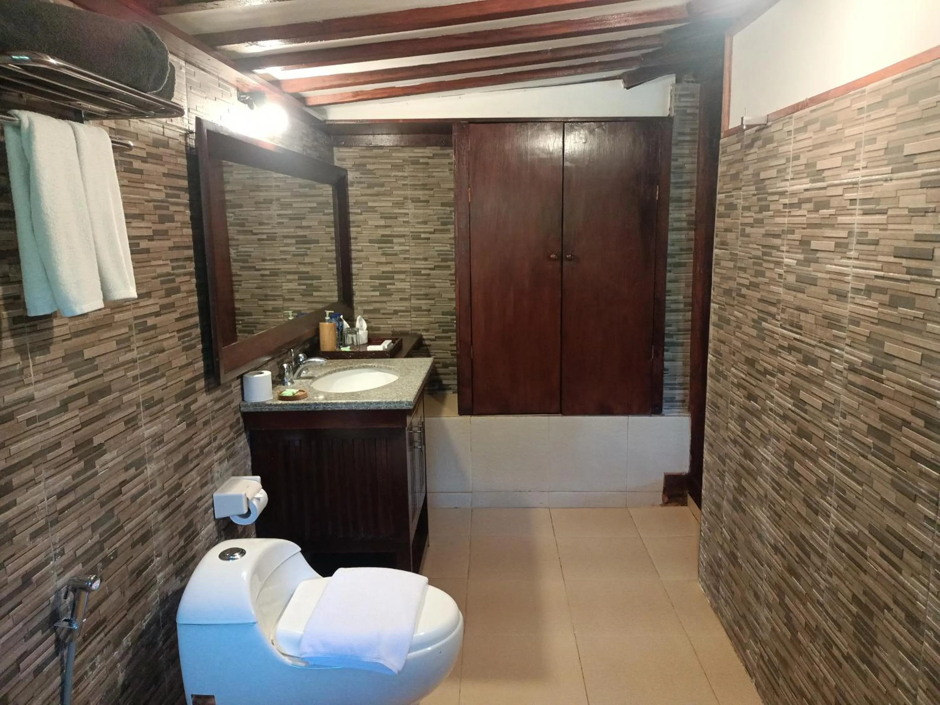 Shower in Astana Swaha Villa