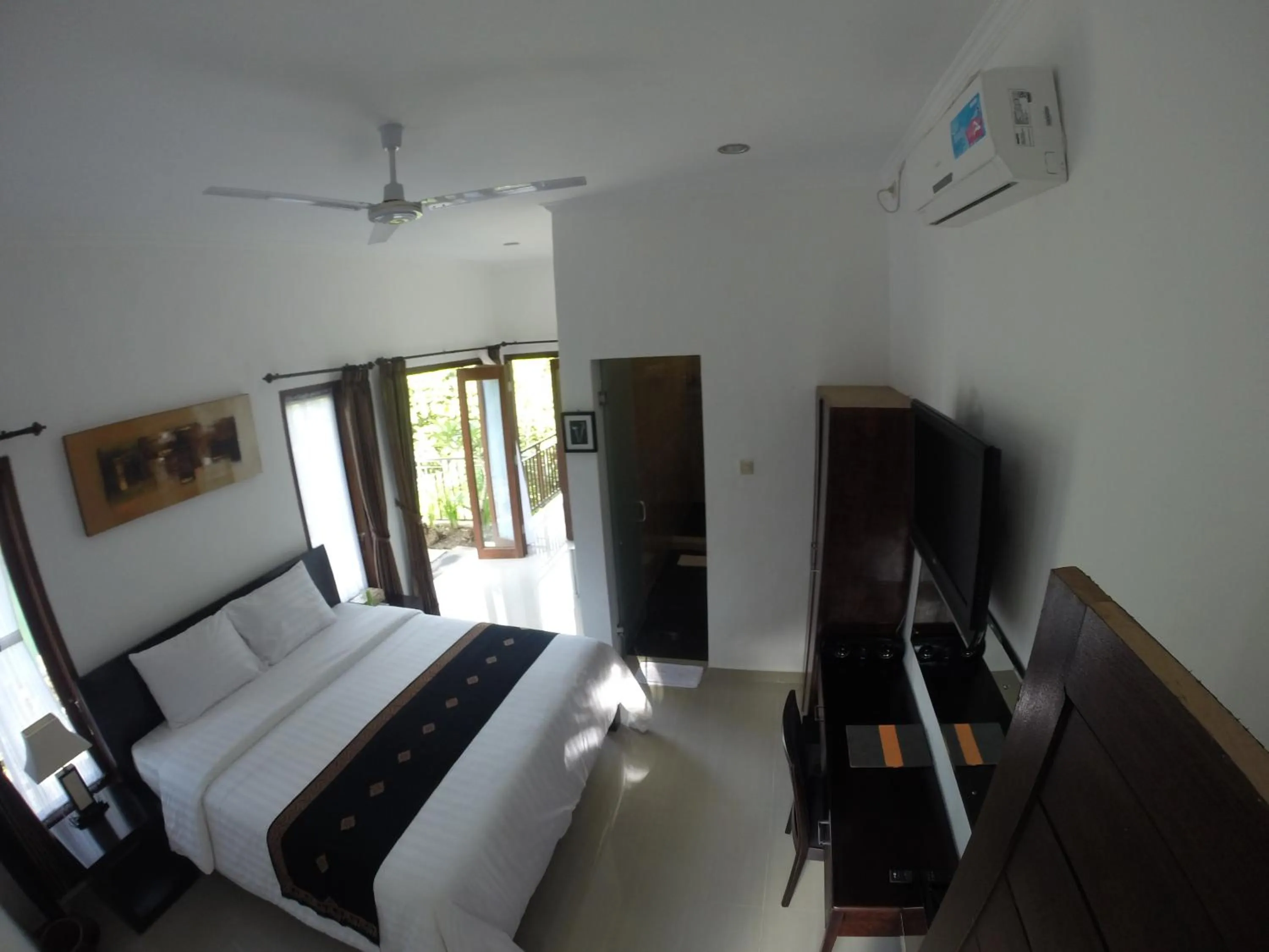 Shower, Bed in Astana Swaha Villa