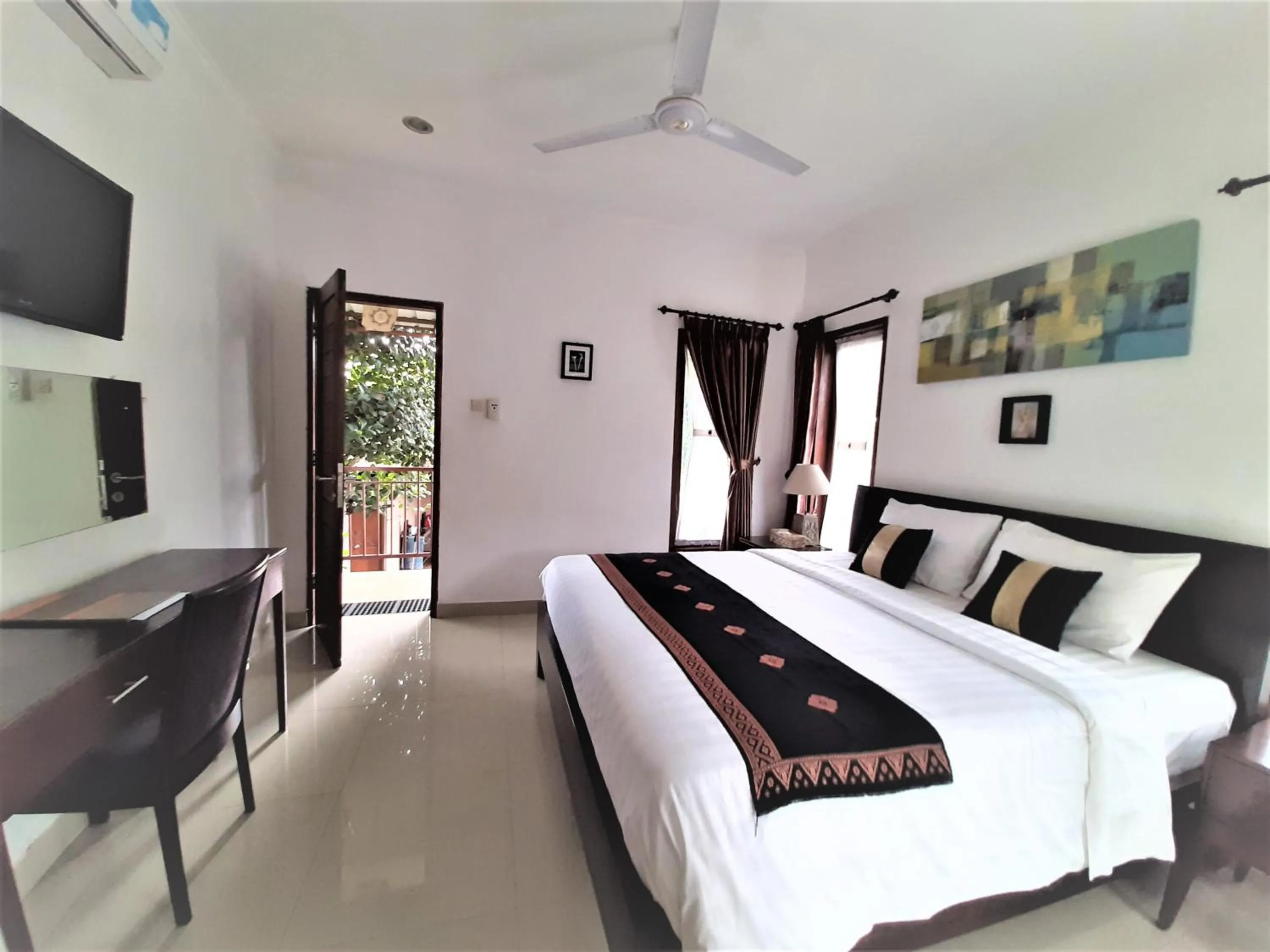 Photo of the whole room, Bed in Astana Swaha Villa