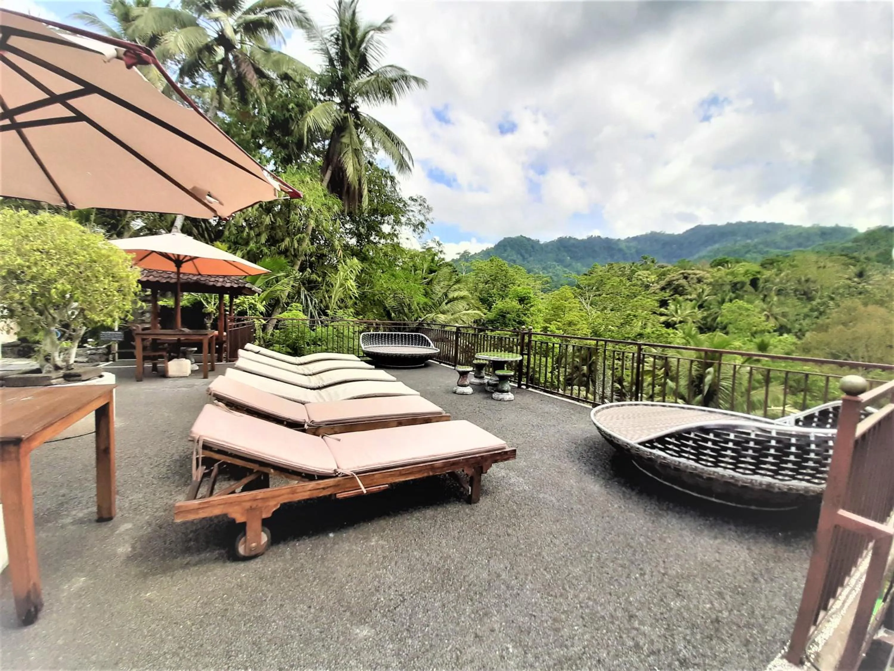 Swimming pool in Astana Swaha Villa