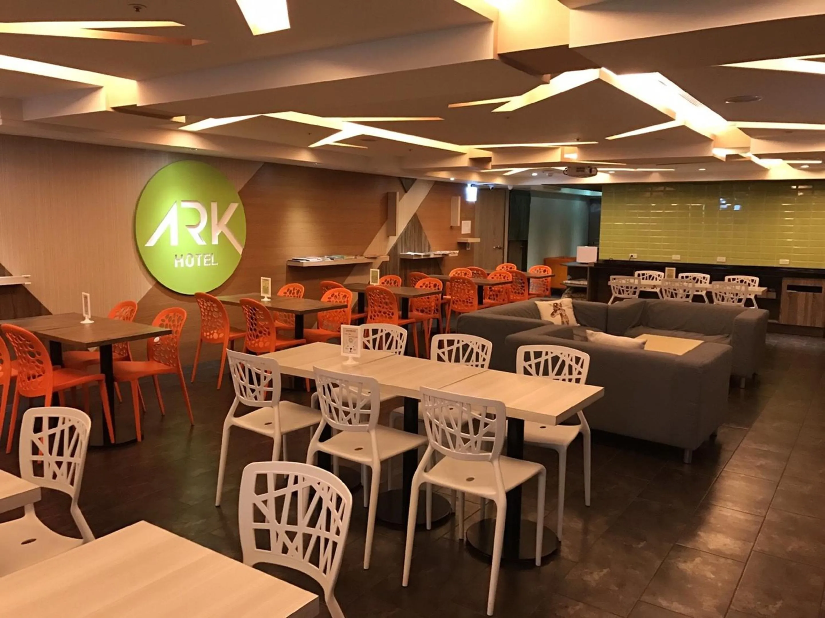Restaurant/places to eat in Ark Hotel - Changan Fuxing方舟商業股份有限公司