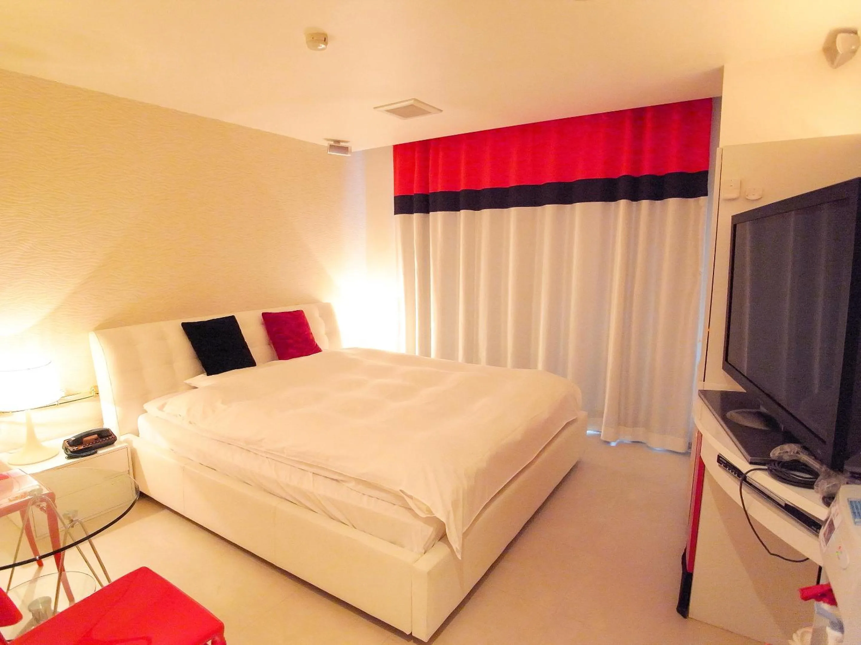 Bed in V Hotel (Adult Only)