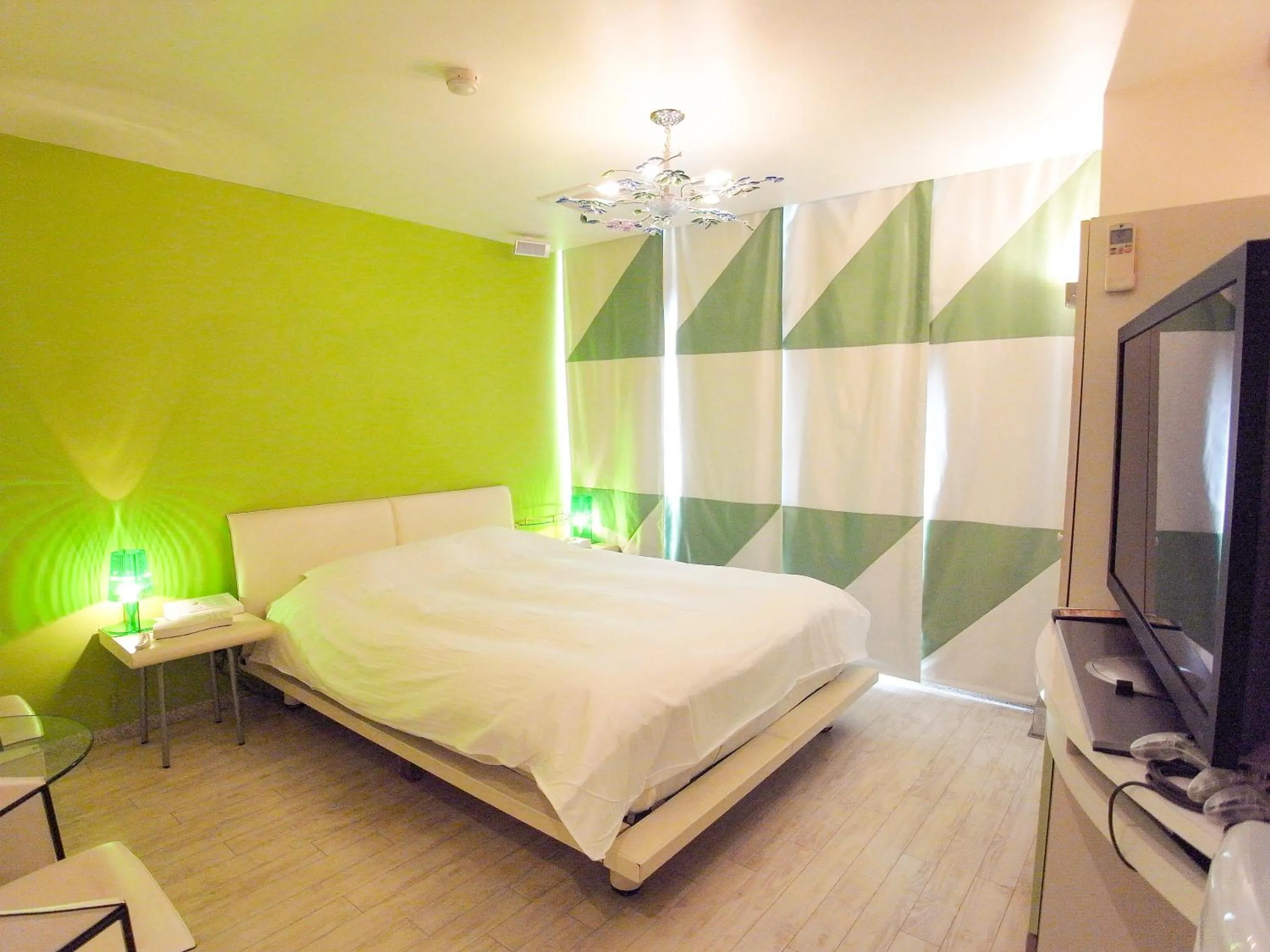 Bed in V Hotel (Adult Only)