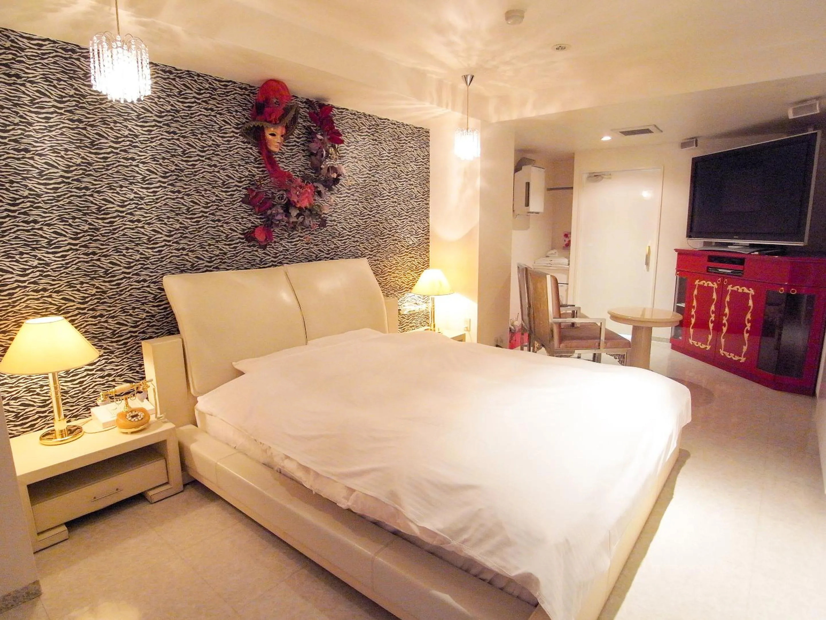 Bed in V Hotel (Adult Only)