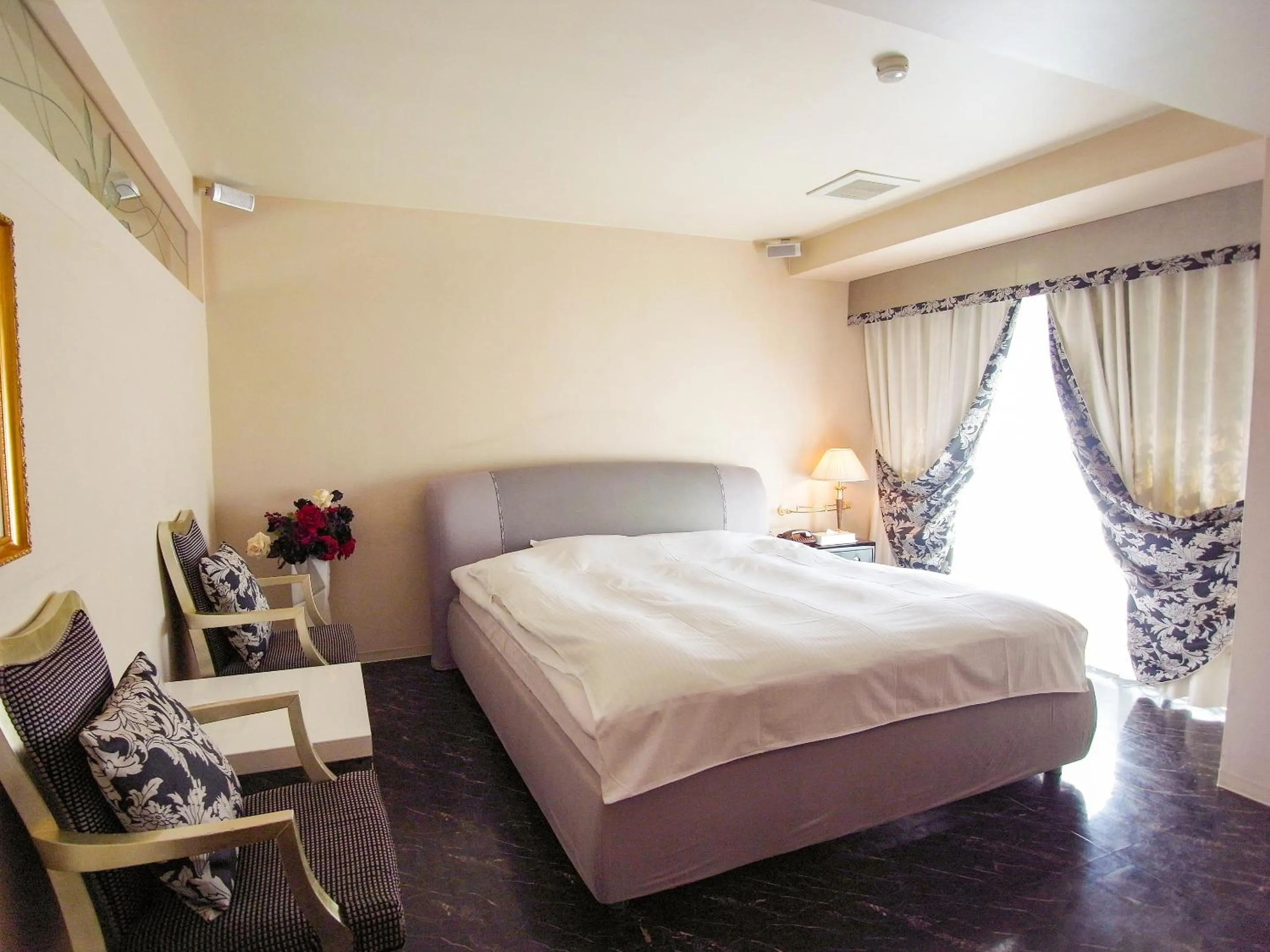 Bed in V Hotel (Adult Only)