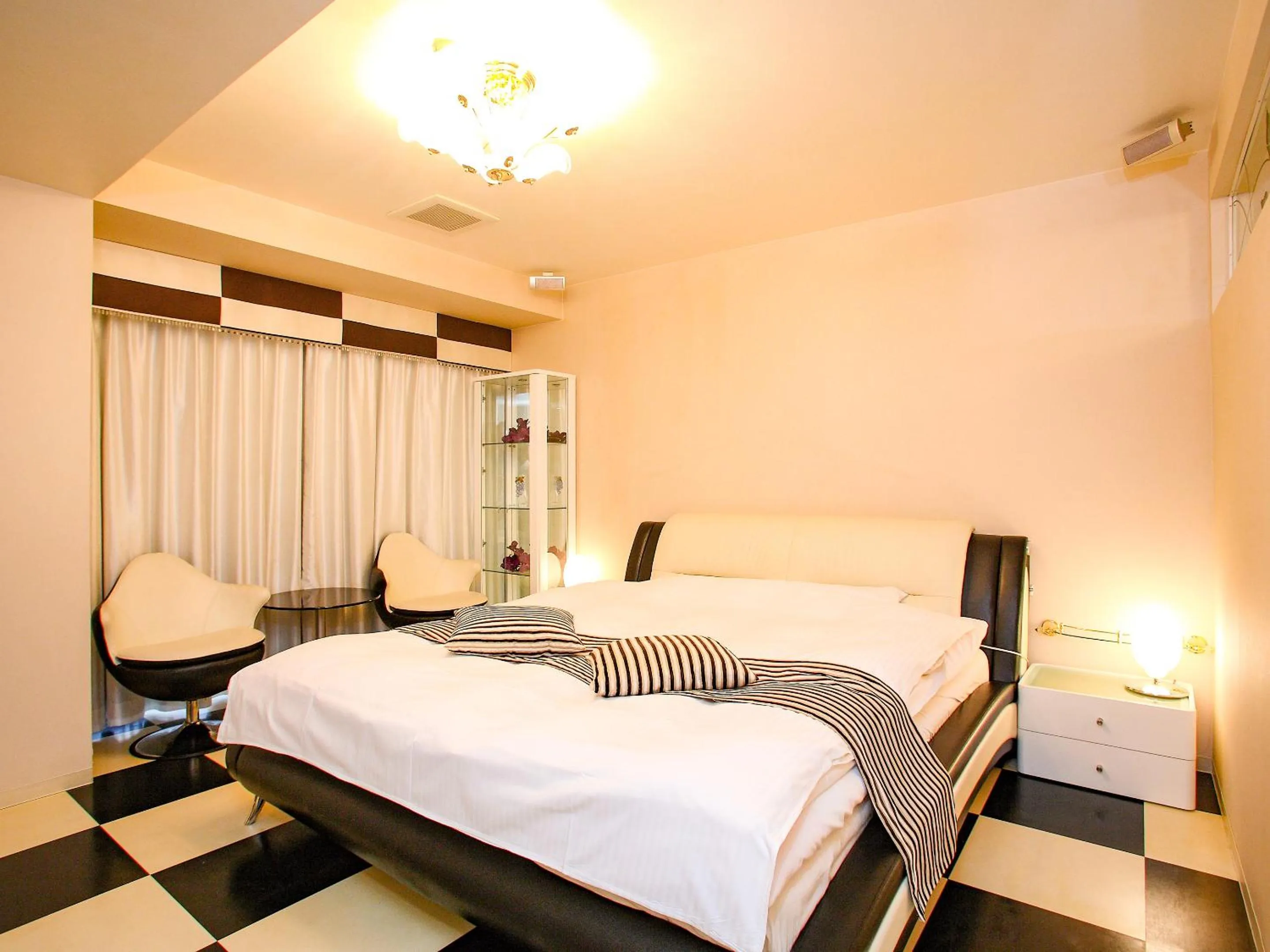 Bed in V Hotel (Adult Only)