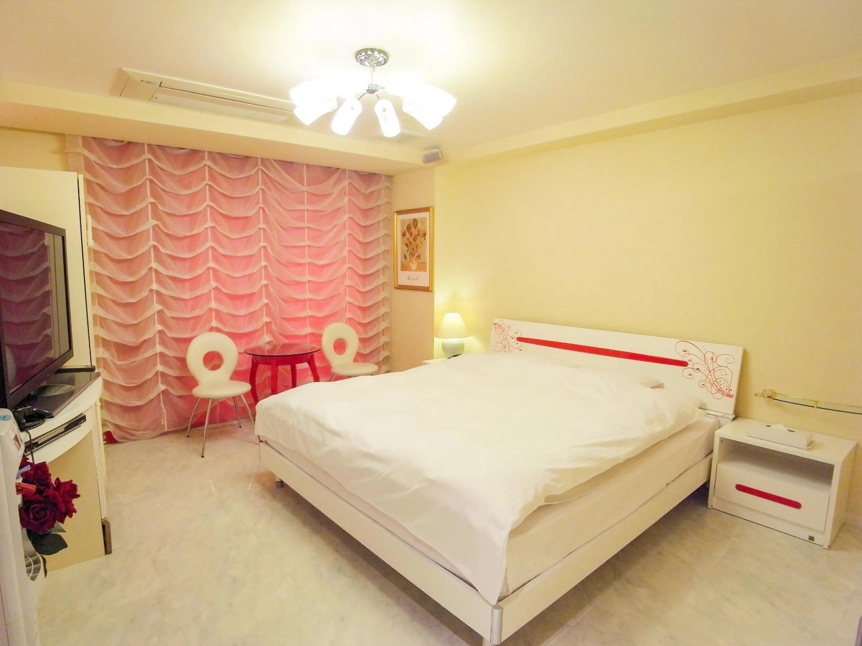 Bed in V Hotel (Adult Only)